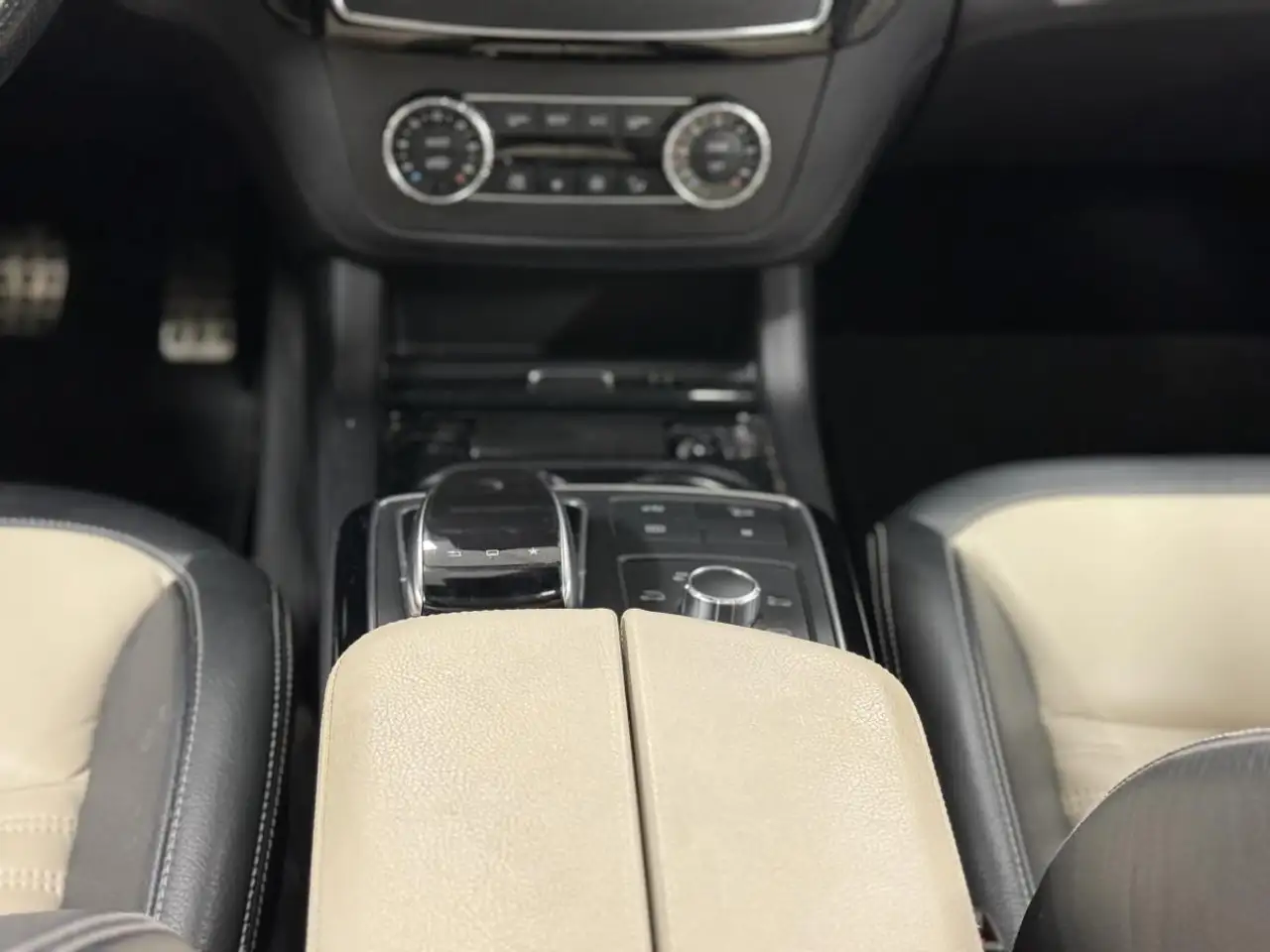 Mercedes-Benz GLE снимка Mercedes-Benz GLE