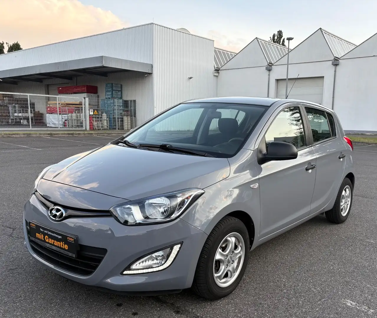 Hyundai i20 Style/1.HAND/SCHECKHEFT/20TKM/AUTOMATIK Gri - 1