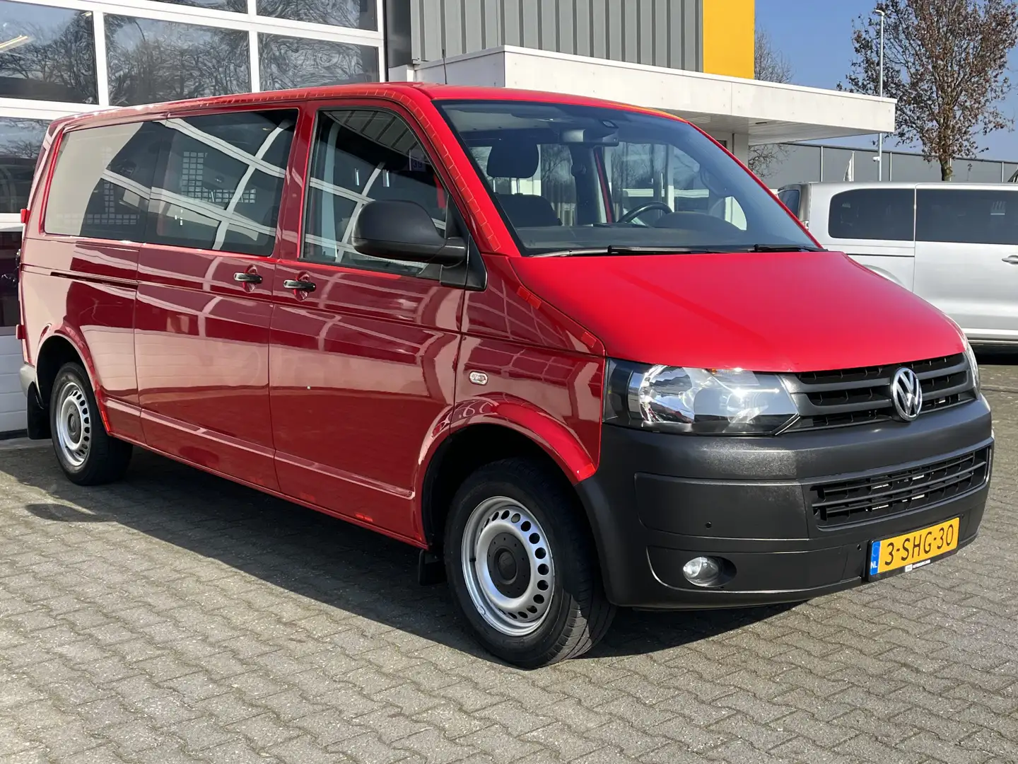 Volkswagen 2.0 TDI DSG Automaat 140 pk L2H1 BPM/ BTW vrij Air Rood - 1