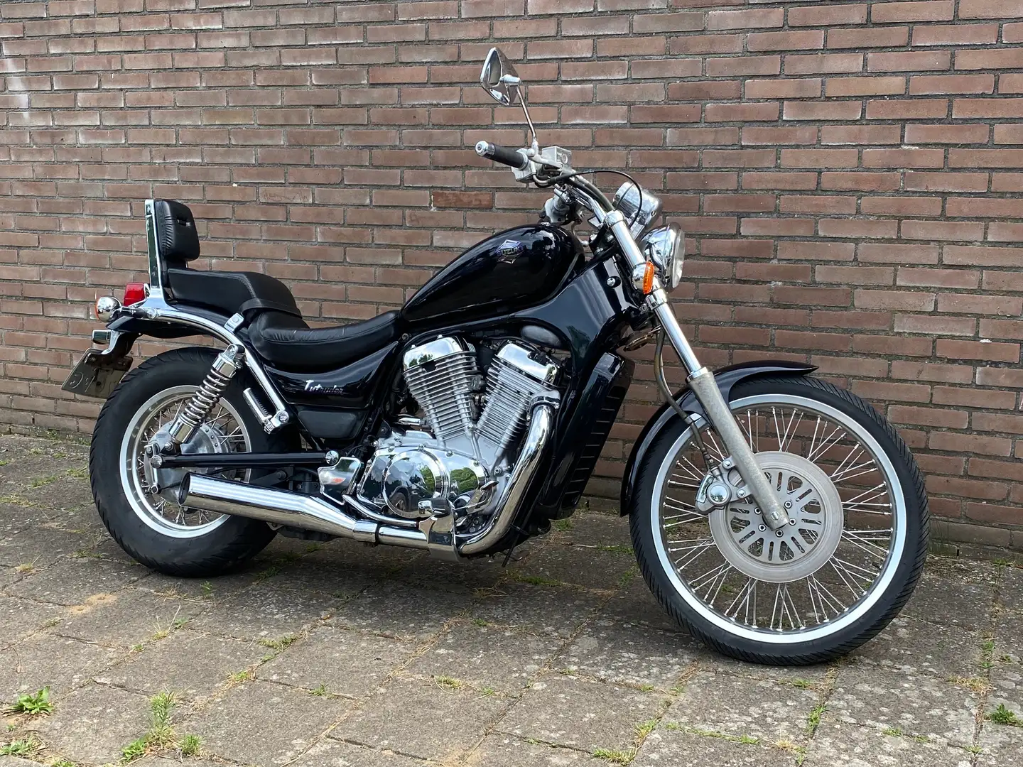 Suzuki Intruder C Noir - 2