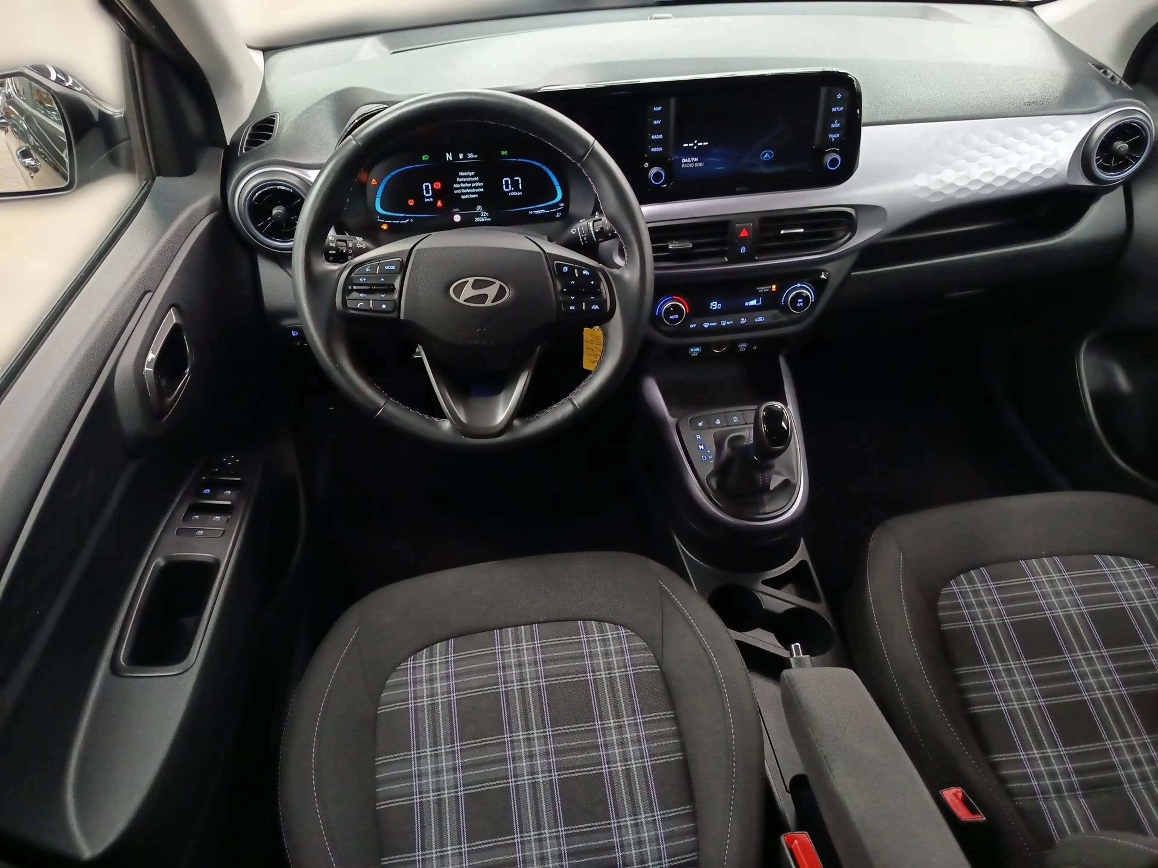 Hyundai i10 Prime — photo 10
