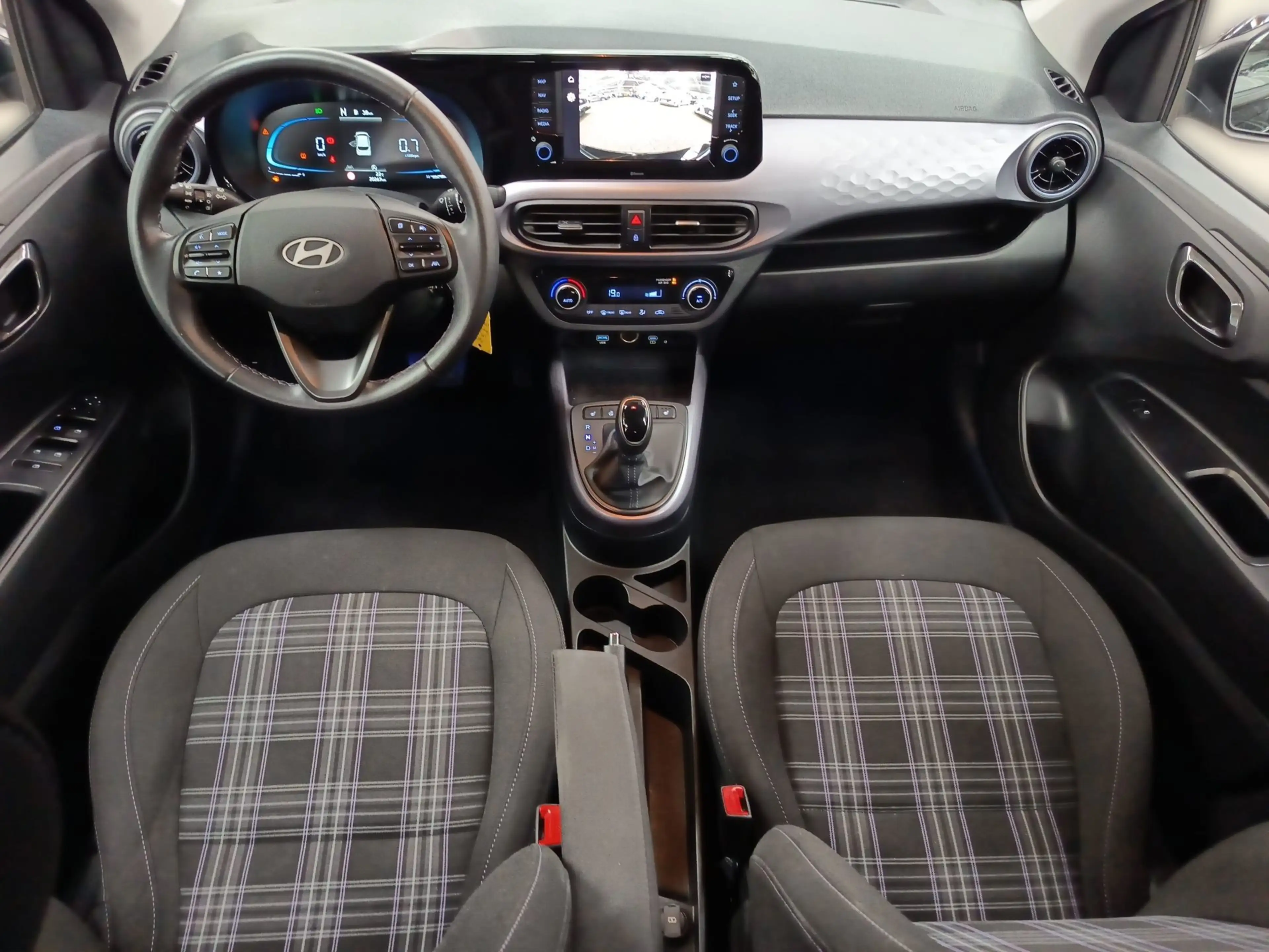 Hyundai i10 Prime — photo 14