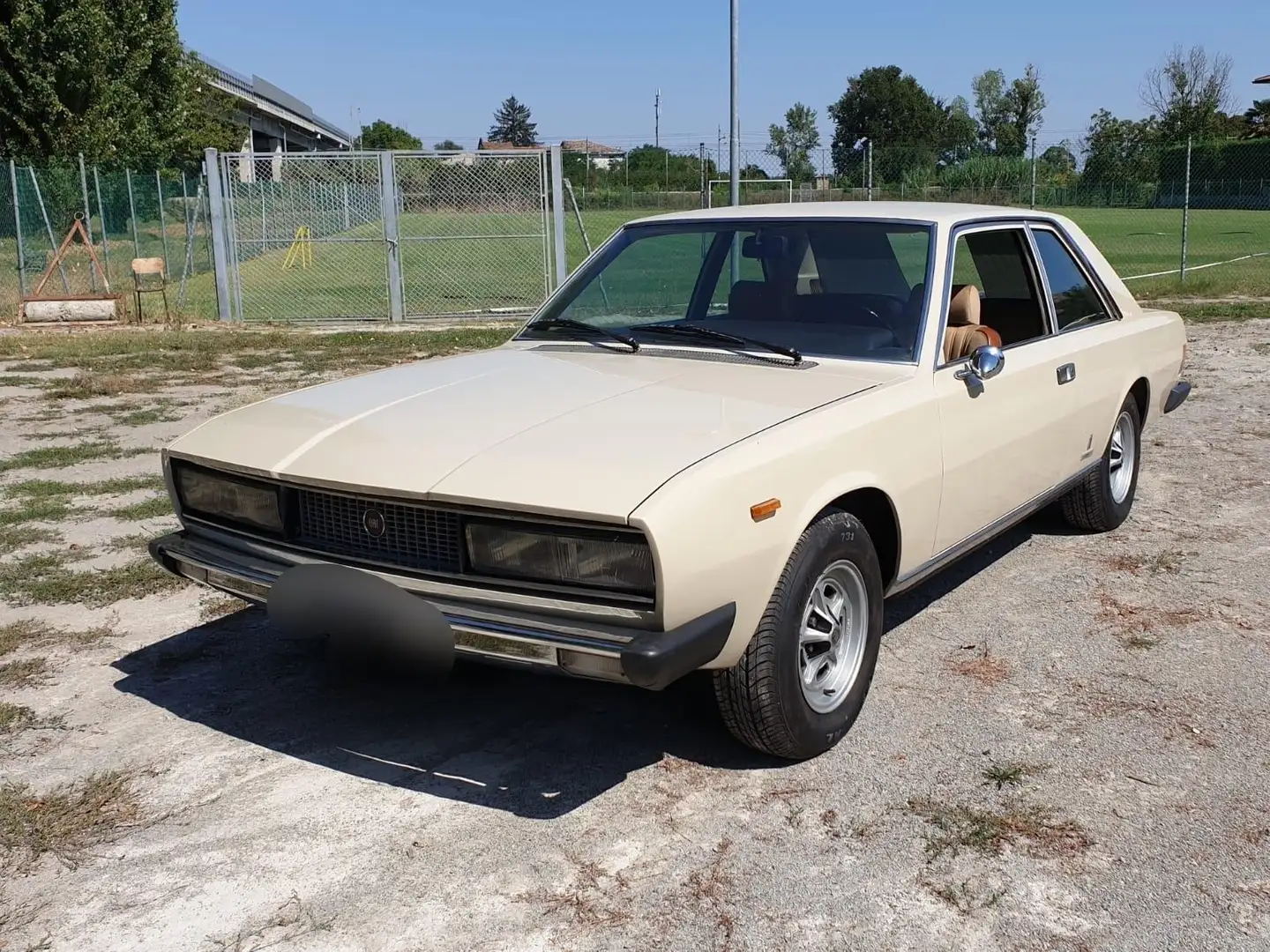 Fiat 130 3200 Beżowy - 1