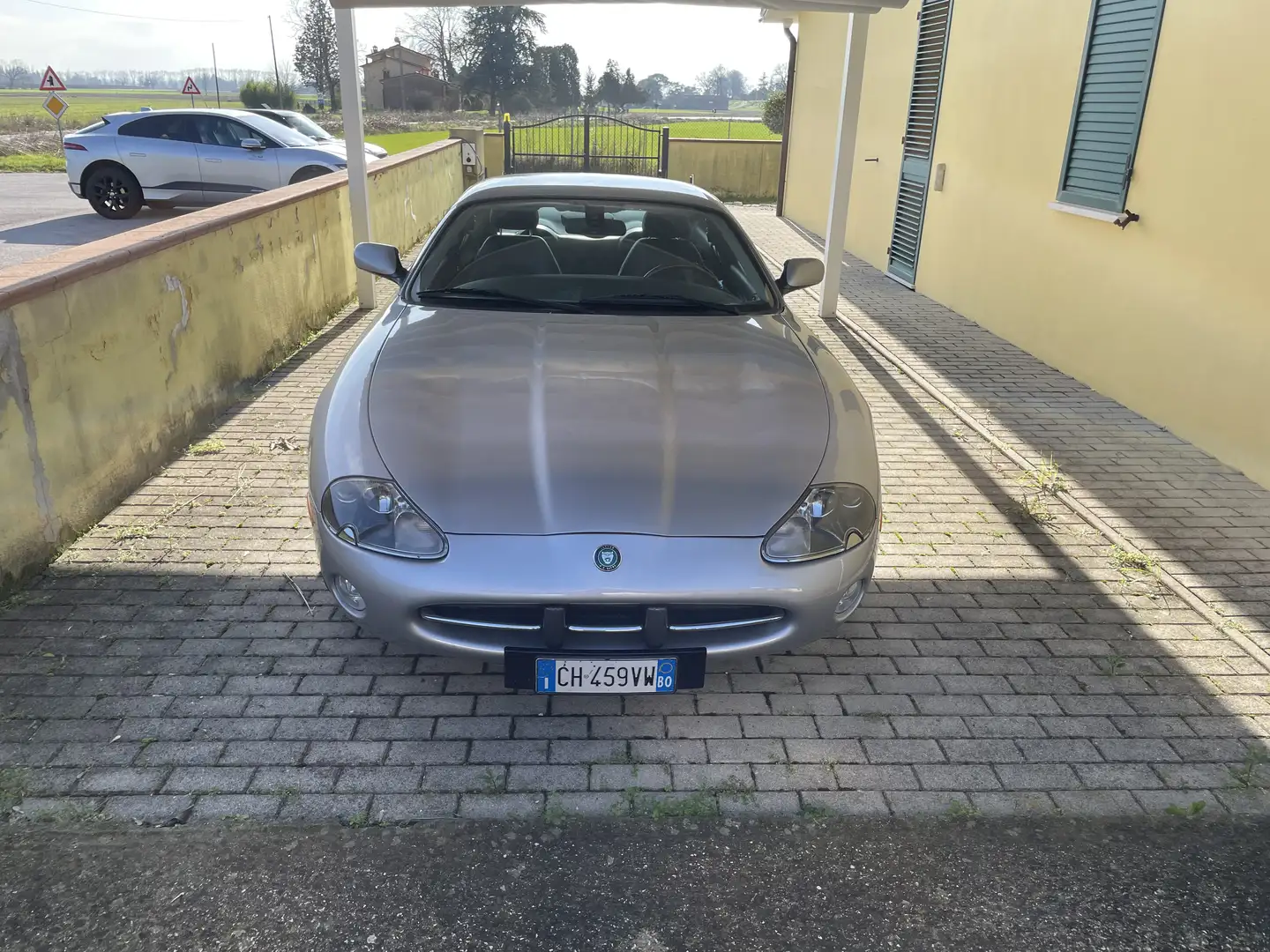 Jaguar XK8 Coupe 4.2 V8 - 1