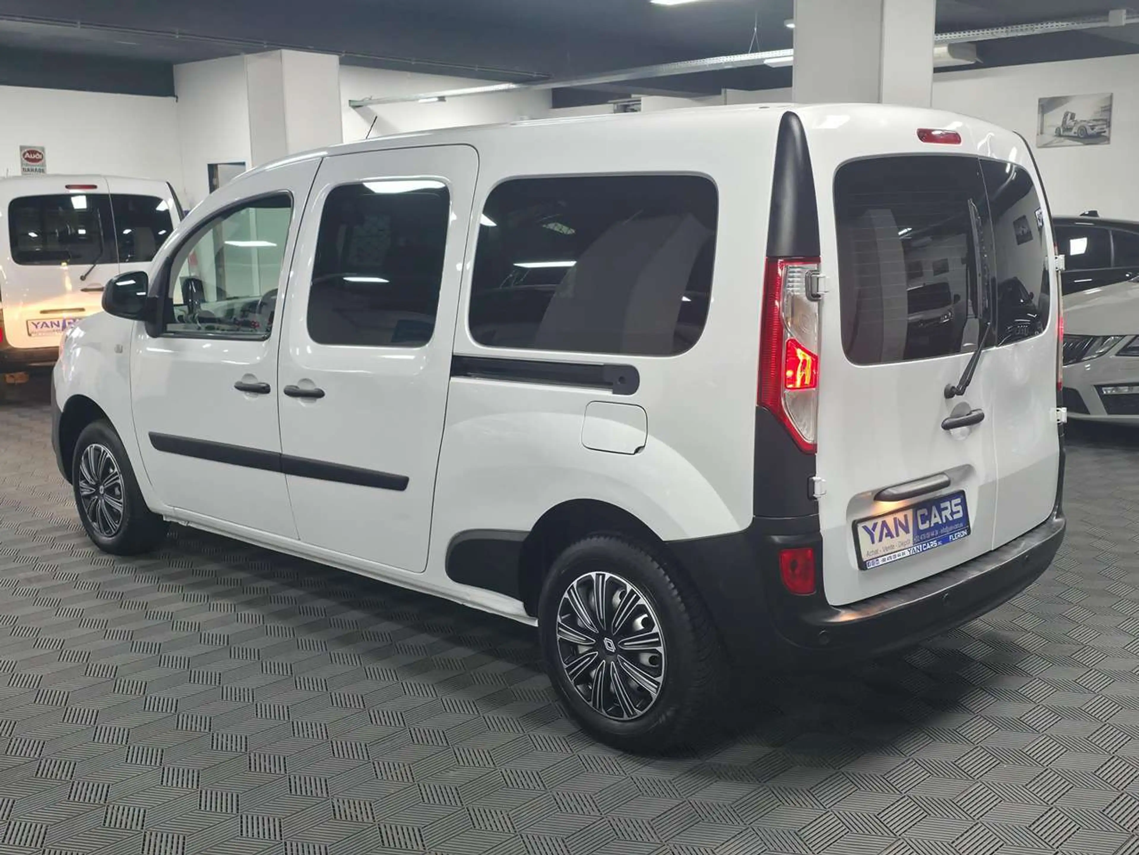 Renault Kangoo Double portes latérales | 59 300km | Pratique — photo 4