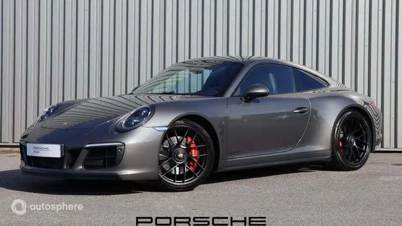 PORSCHE 911