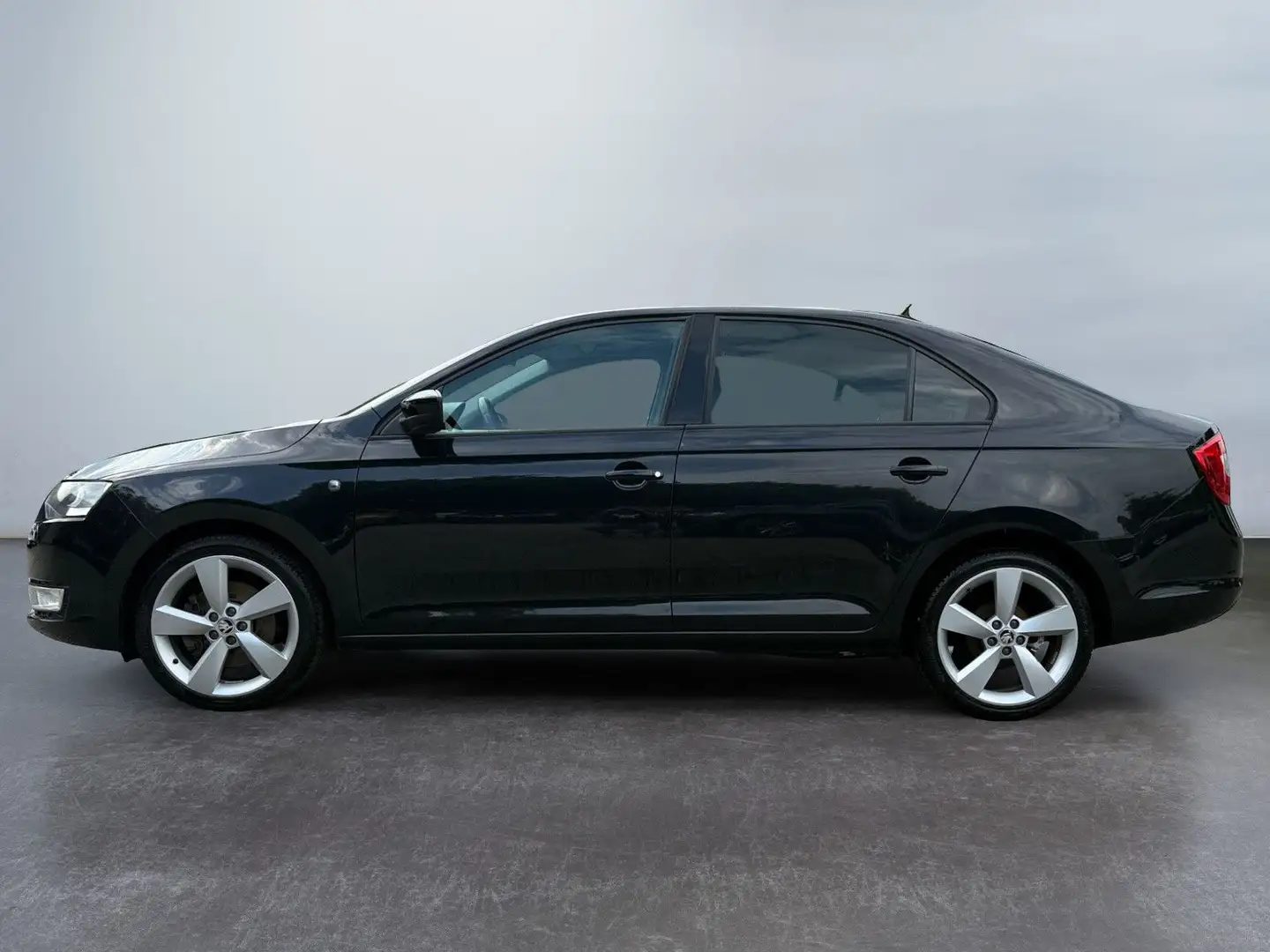 Skoda Rapid/Spaceback Elegance Schwarz - 2