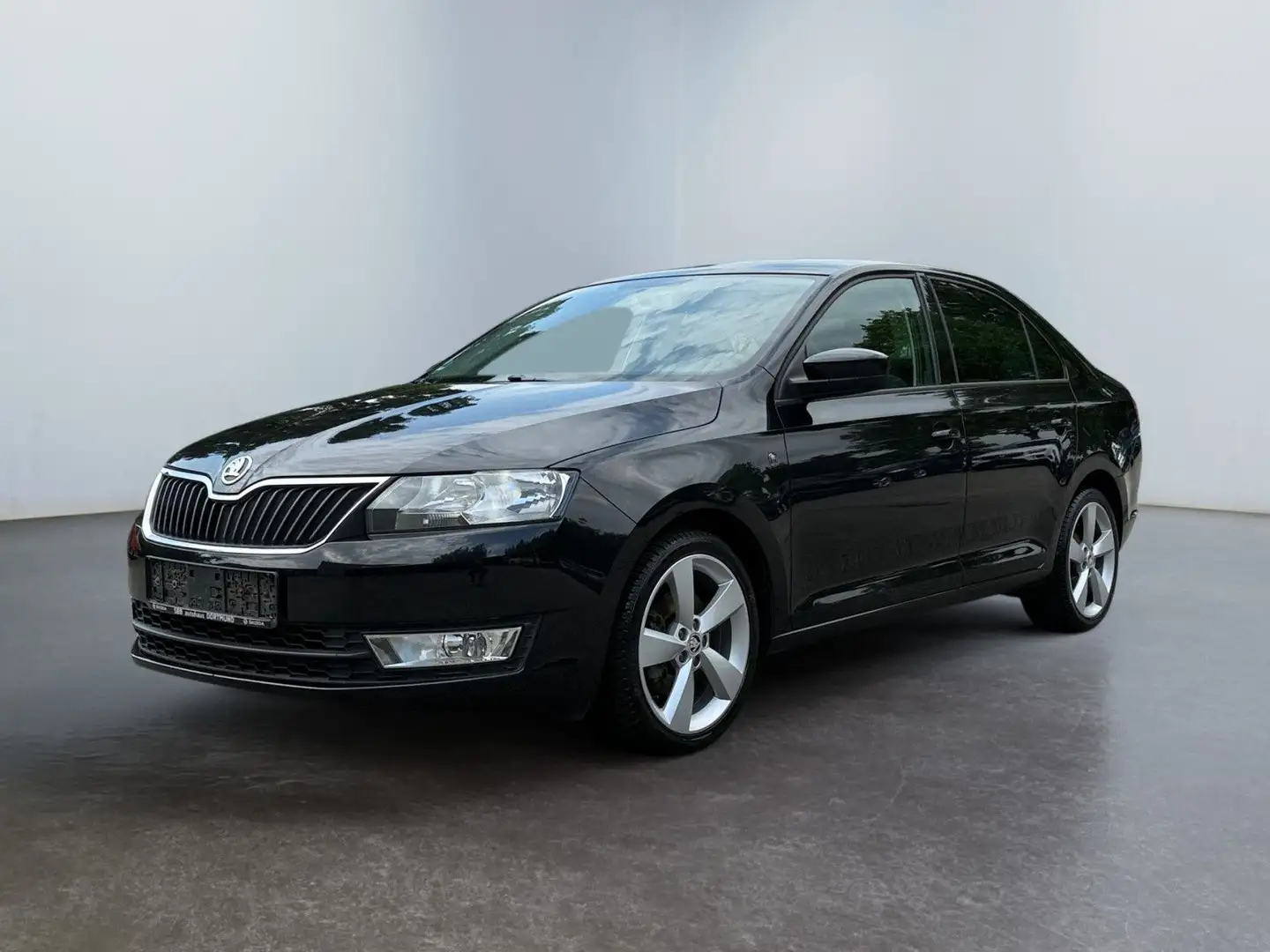Skoda Rapid/Spaceback Elegance Schwarz - 1