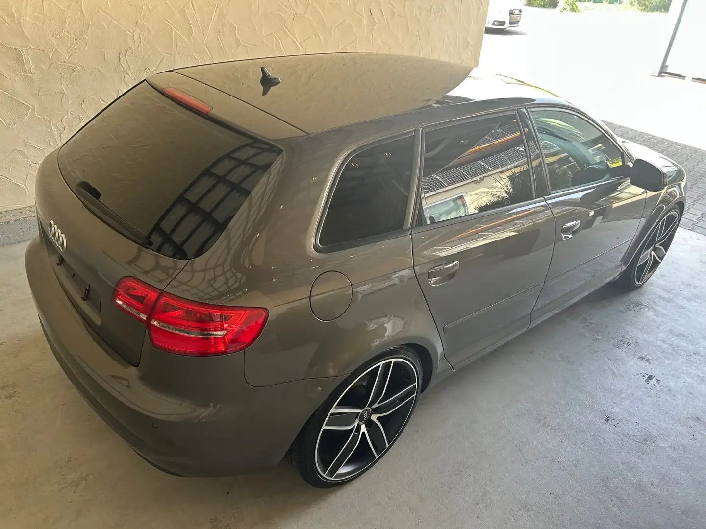 Audi A3 1.8 TFSI*Sportback*19 Zoll*Navi*Xenon*Stronic - 2