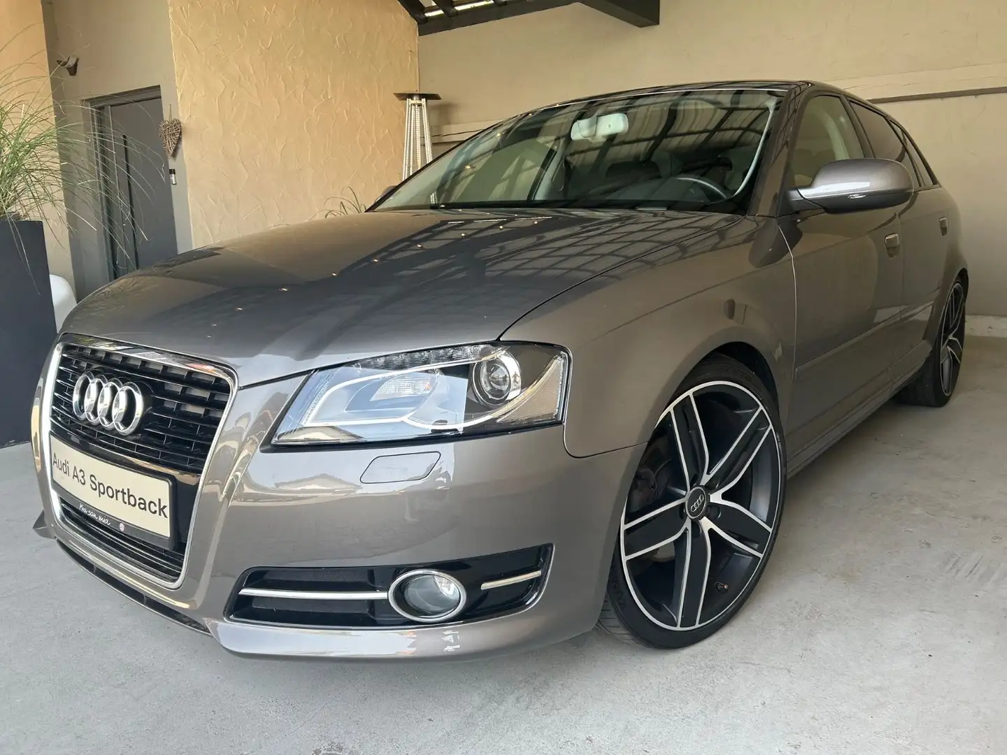 Audi A3 1.8 TFSI*Sportback*19 Zoll*Navi*Xenon*Stronic - 1
