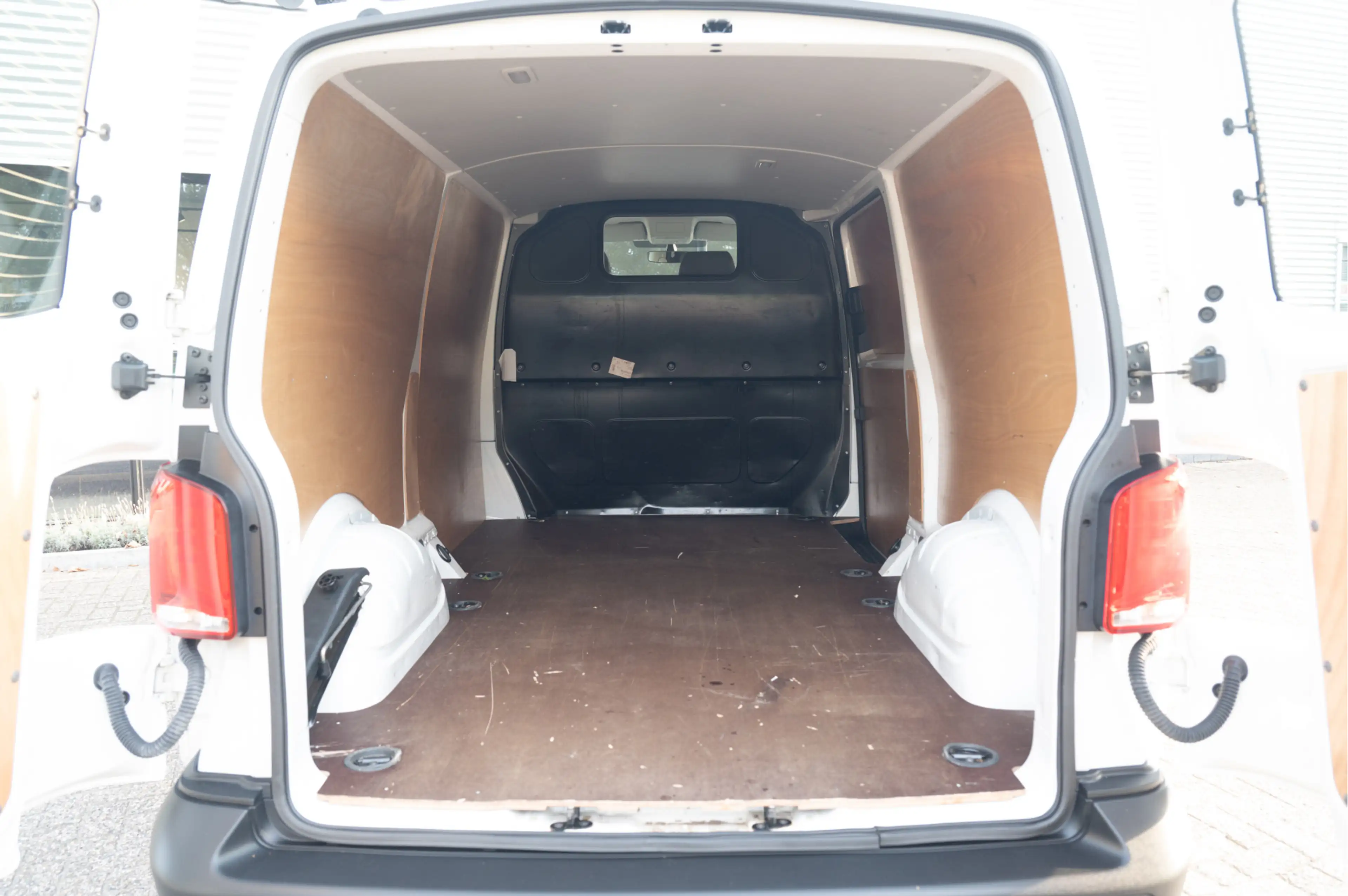 Volkswagen T6.1 Transporter 2.0 TDI L2H1 28 | Cruise | Airco | Bluetooth | Bet — photo 11
