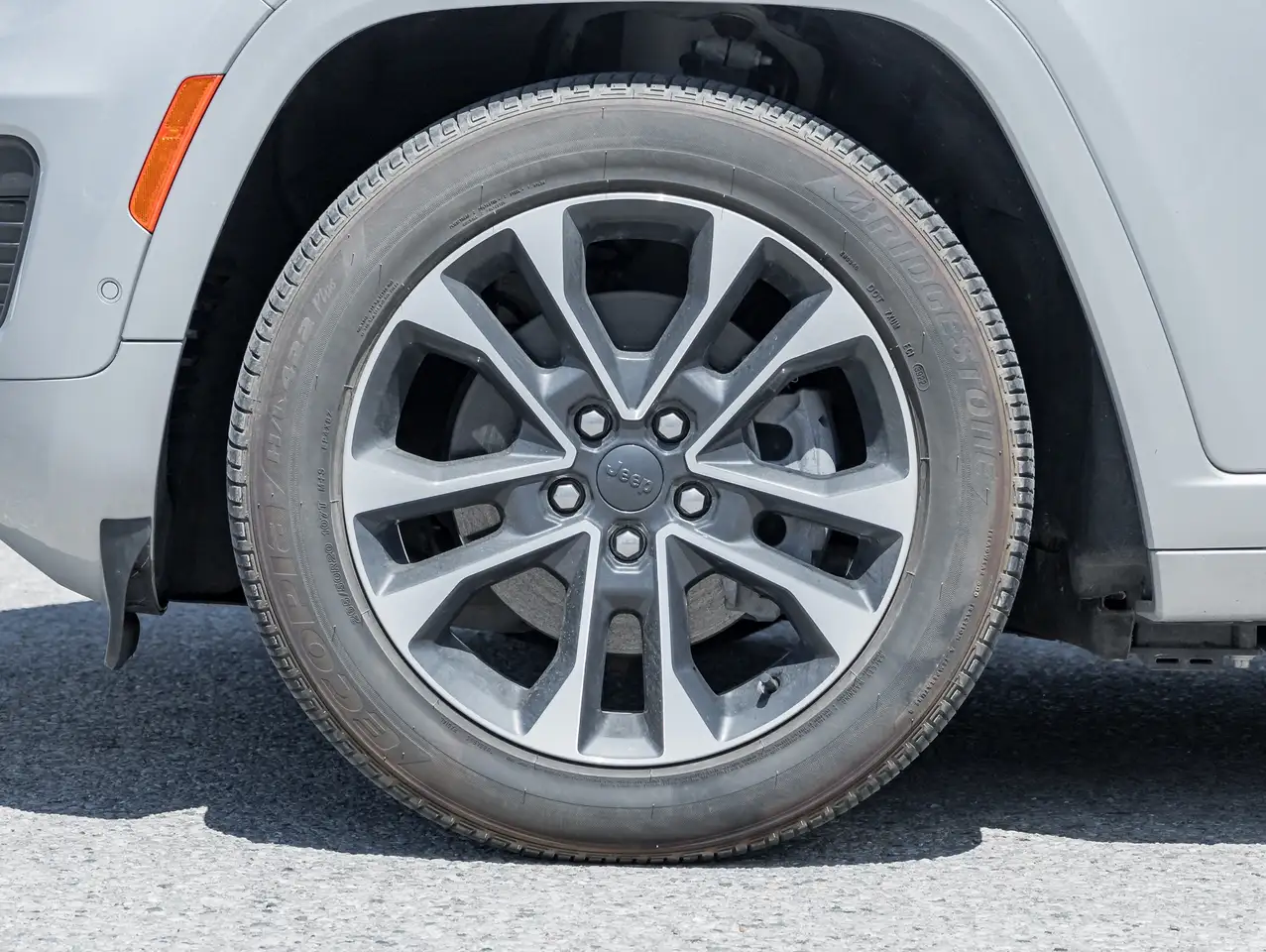 Jeep Grand Cherokee снимка Jeep Grand Cherokee