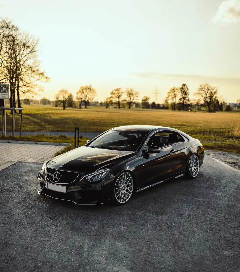 Mercedes-Benz E 220 E 220 BlueTEC Aut. Schwarz - 1