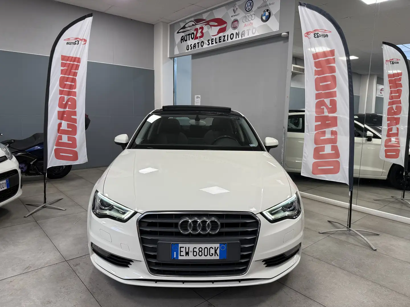 Audi A3 Sedan 1.6 tdi Attraction 110cv E6 Blanco - 1