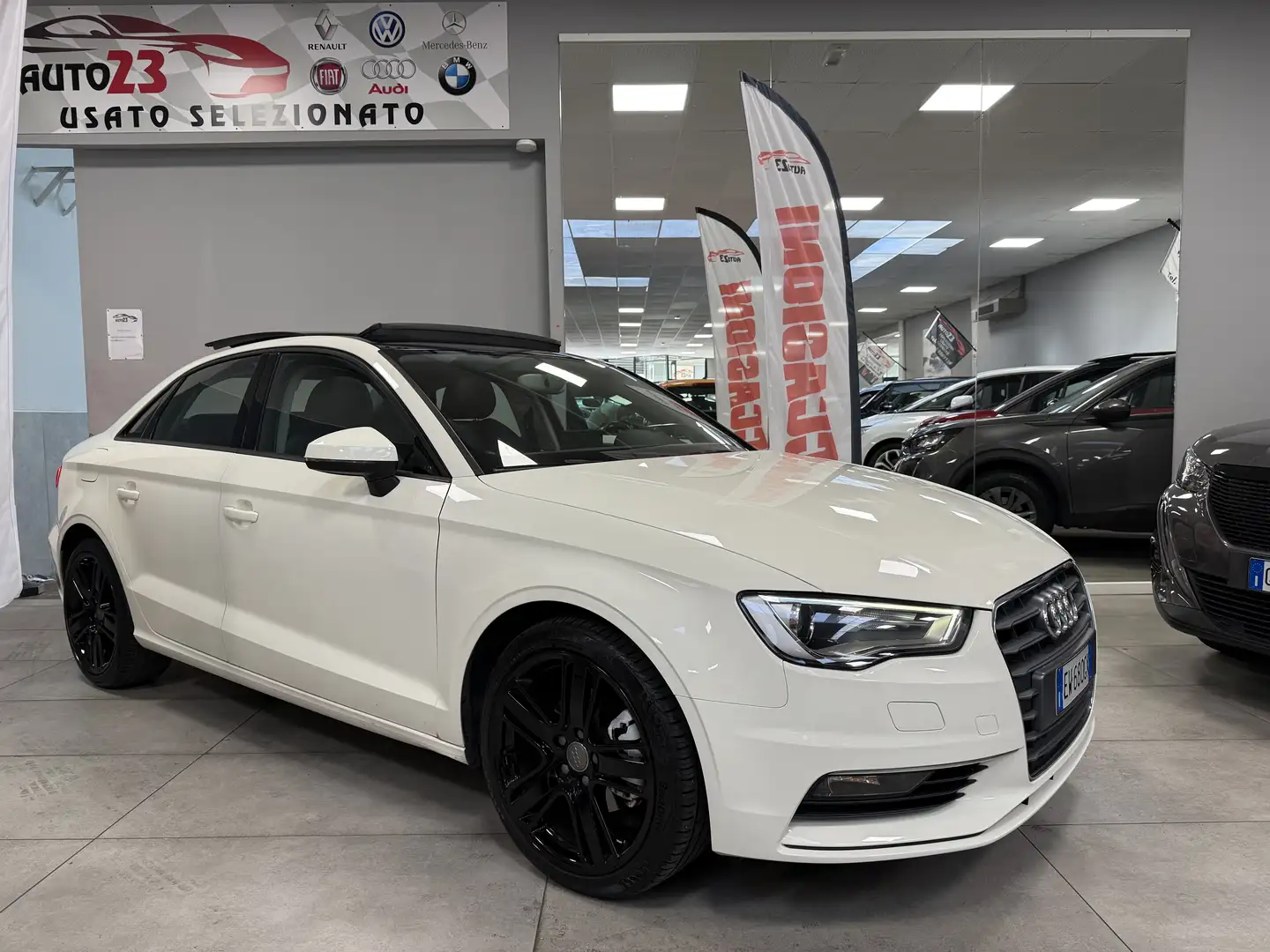 Audi A3 Sedan 1.6 tdi Attraction 110cv E6 Blanco - 2