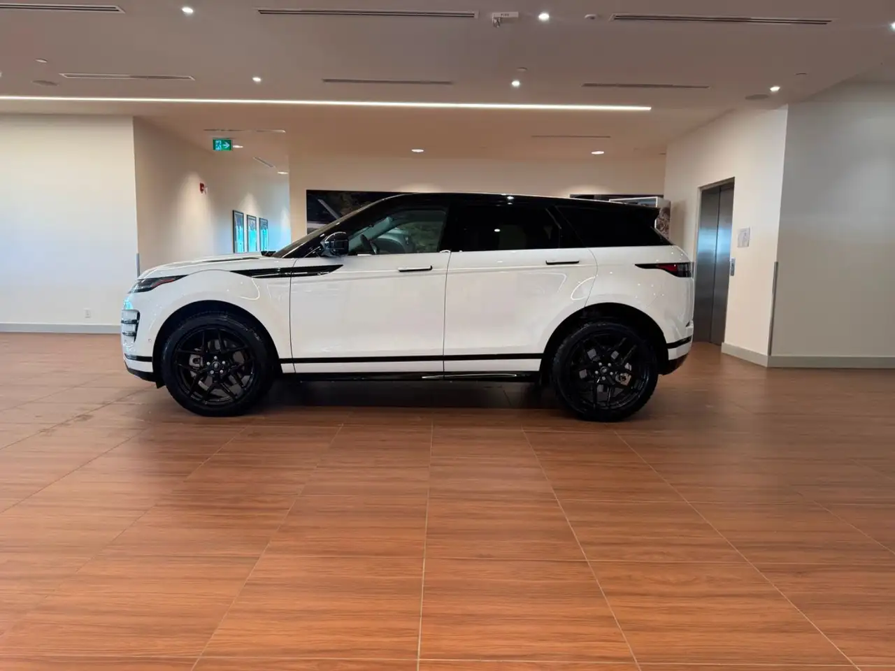 Land Rover Range Rover Evoque снимка Land Rover Range Rover Evoque