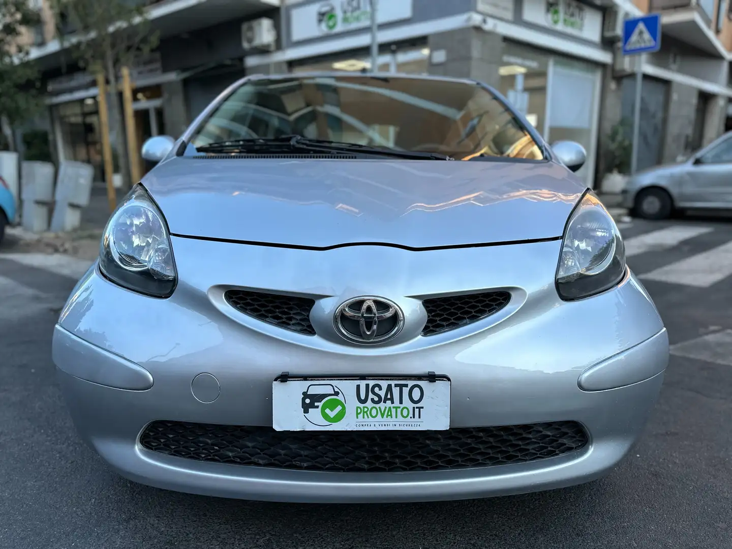 Toyota Aygo 5p 1.0 68cv E4 TAGLIANDATA Argento - 2