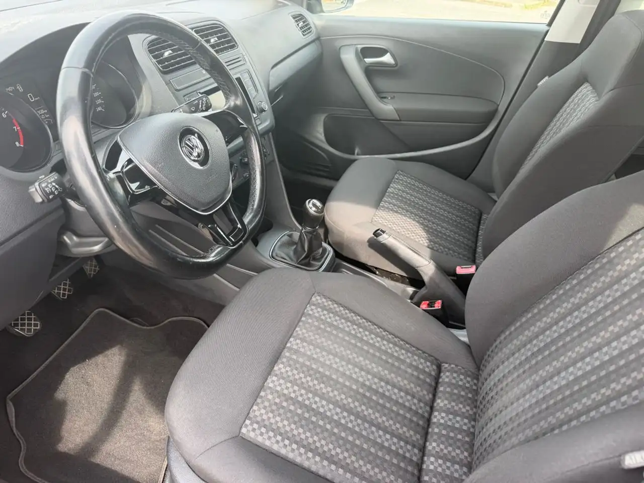 Volkswagen Polo Citadine 5 portes — photo 27