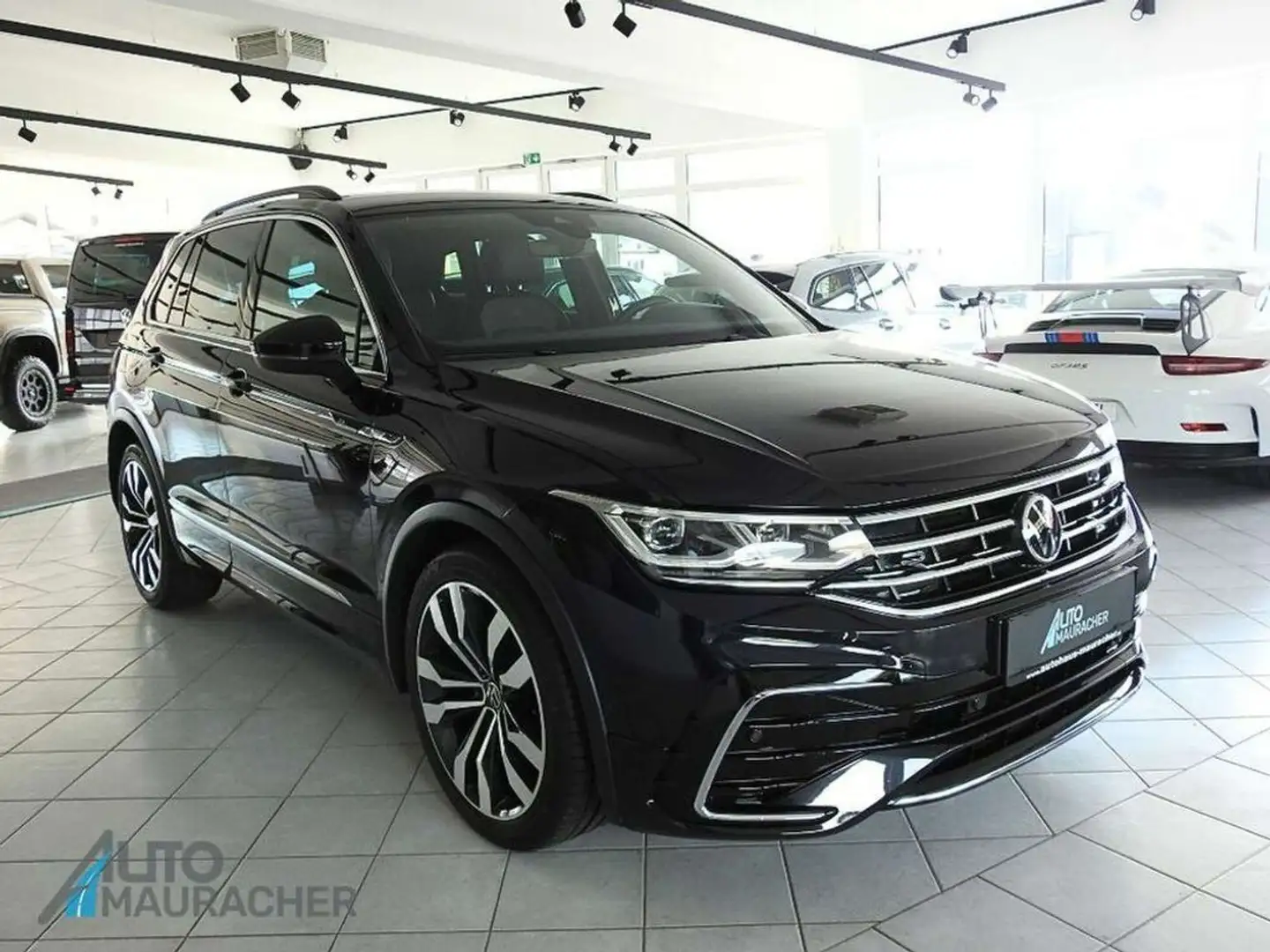 Volkswagen Tiguan 2,0 TDI DSG R-Line 4Motion*IQ.LIGHT*HUP*20'' Schwarz - 2