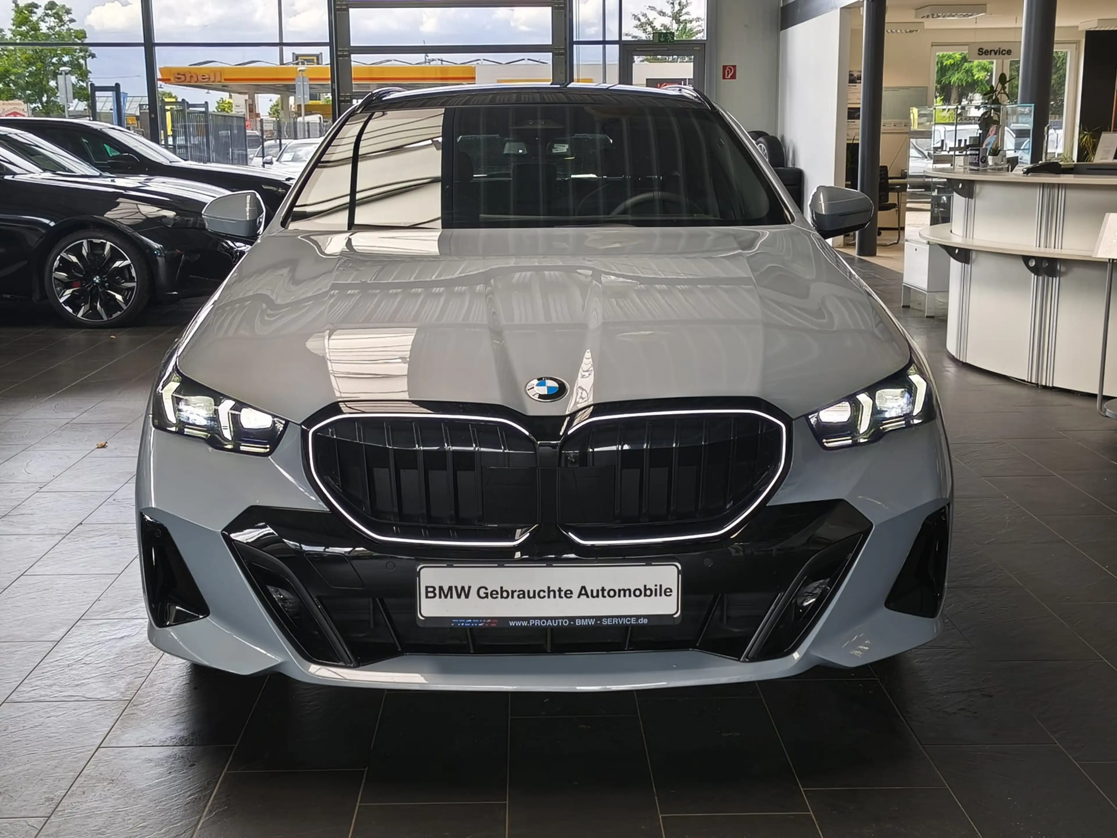 BMW 520 i Tour.M Sport Pro ACC/HUD/Pano/360°/21"/B&W — photo 2