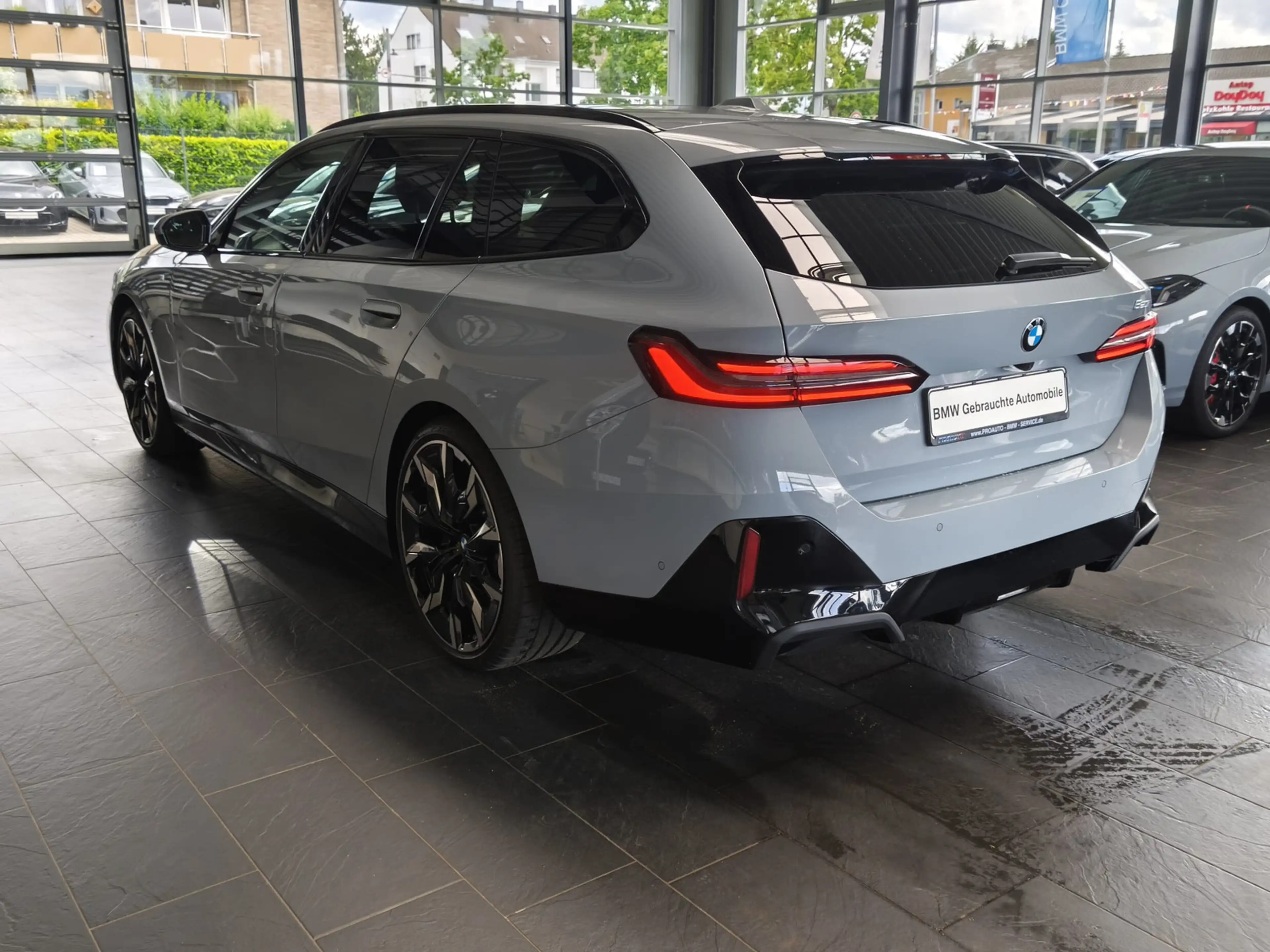 BMW 520 i Tour.M Sport Pro ACC/HUD/Pano/360°/21"/B&W — photo 4