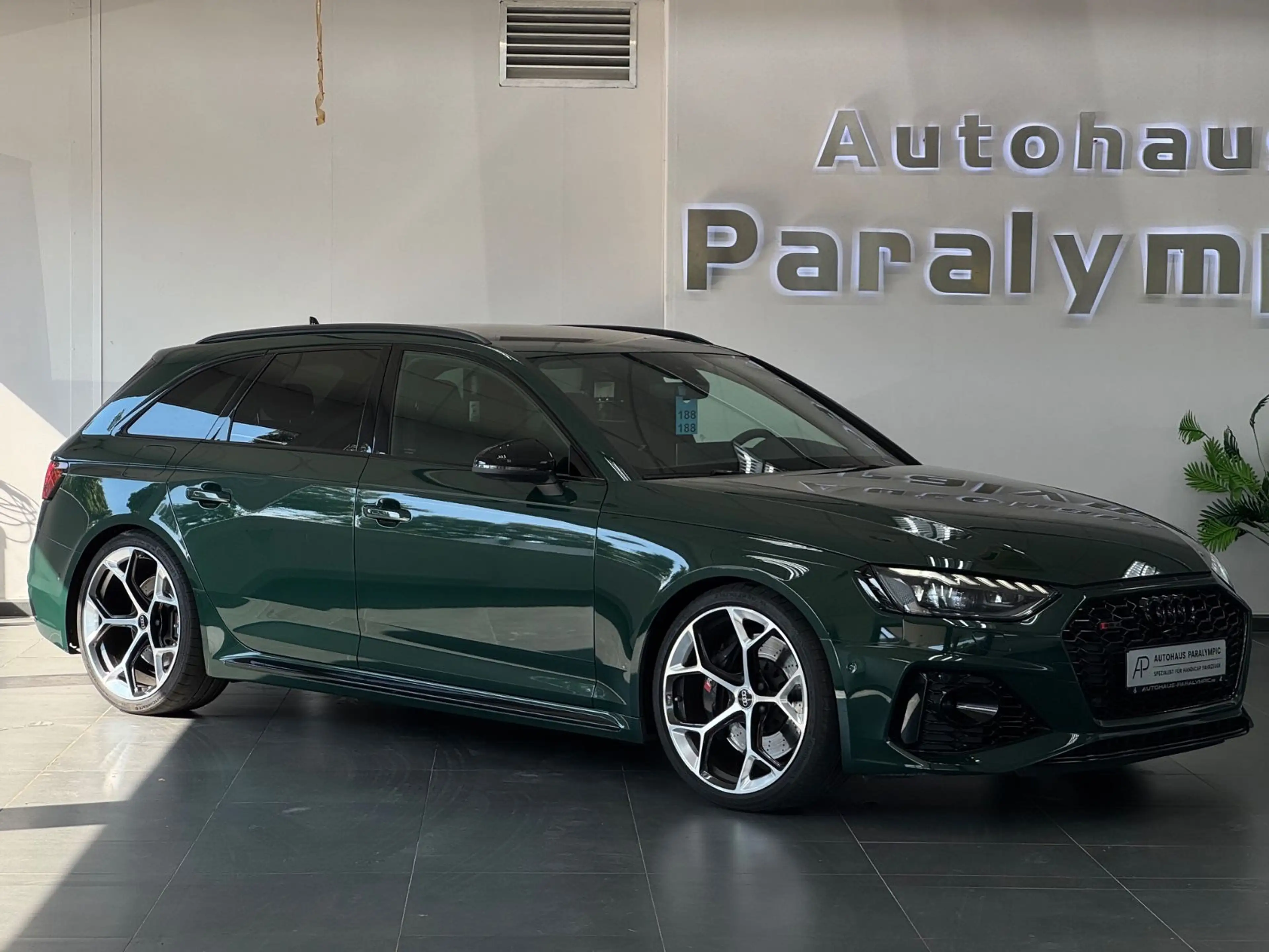 Audi RS4 RS 4 Avant 2.9 TFSI quattro Competition B&O EXCL
