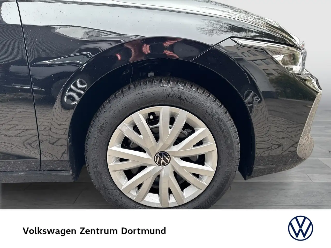 Volkswagen Golf VIII 1.5 eTSI STYLE AHK CAM LM18 5