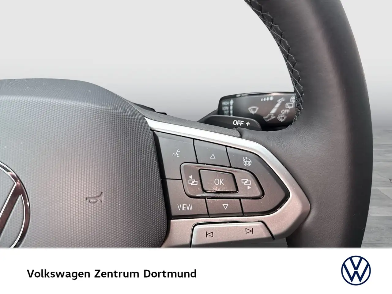 Volkswagen Golf VIII 1.5 eTSI STYLE AHK CAM LM18 14