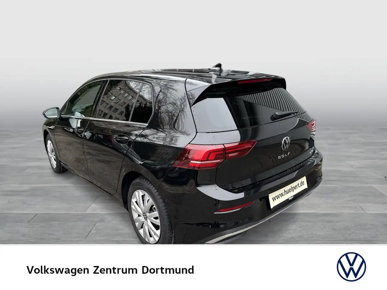 Volkswagen Golf VIII 1.5 eTSI STYLE AHK CAM LM18 2