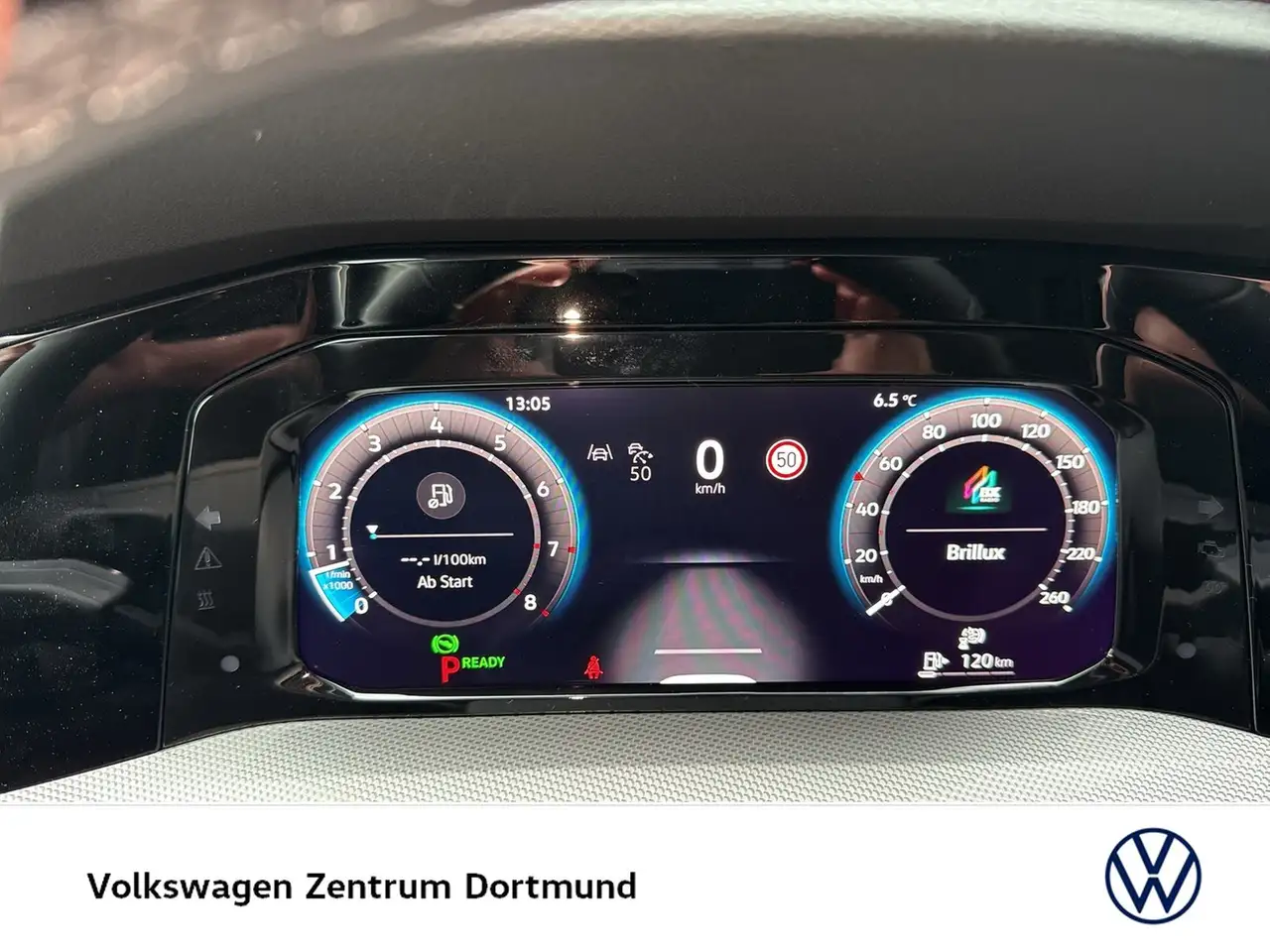 Volkswagen Golf VIII 1.5 eTSI STYLE AHK CAM LM18 9