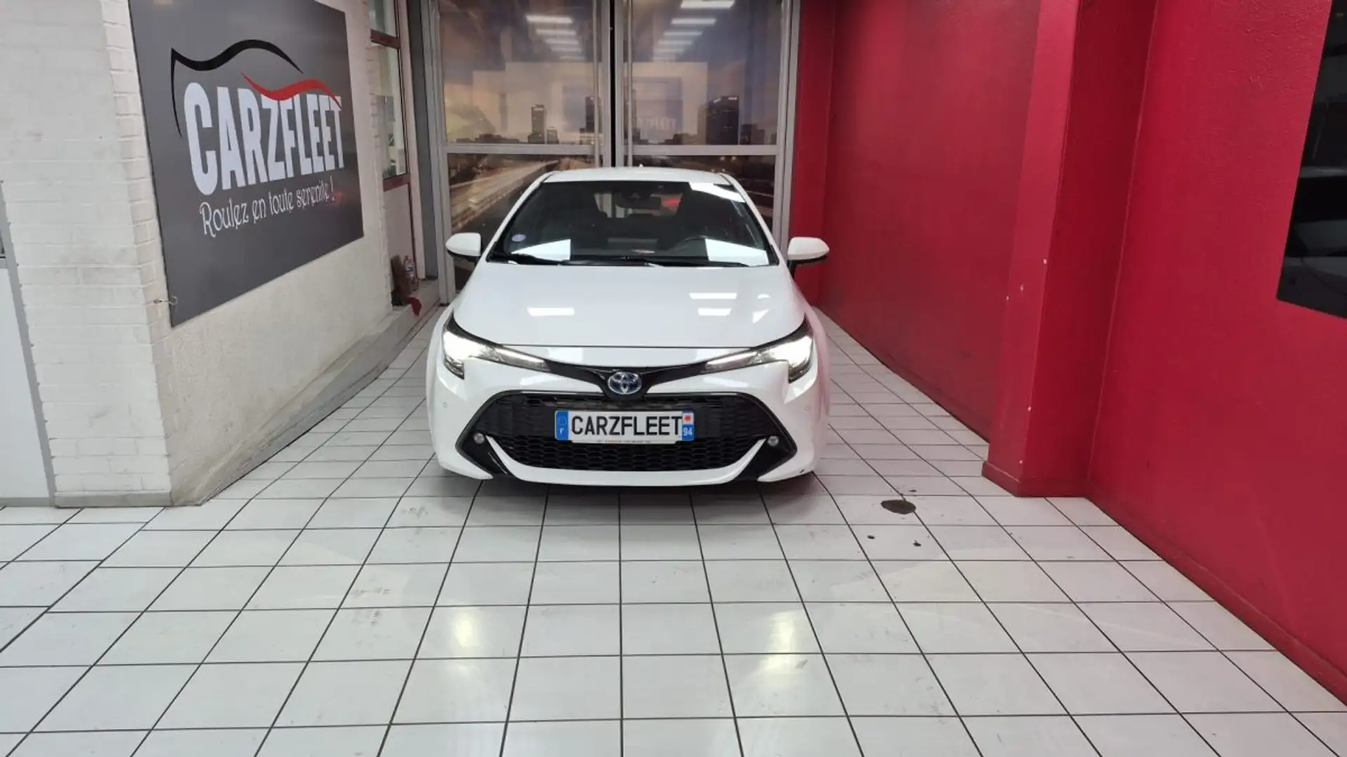Toyota Corolla BERLINE 122cv DYNAMIC BUSINESS/1 ERE MAIN/TVA RECUP Blanc - 2