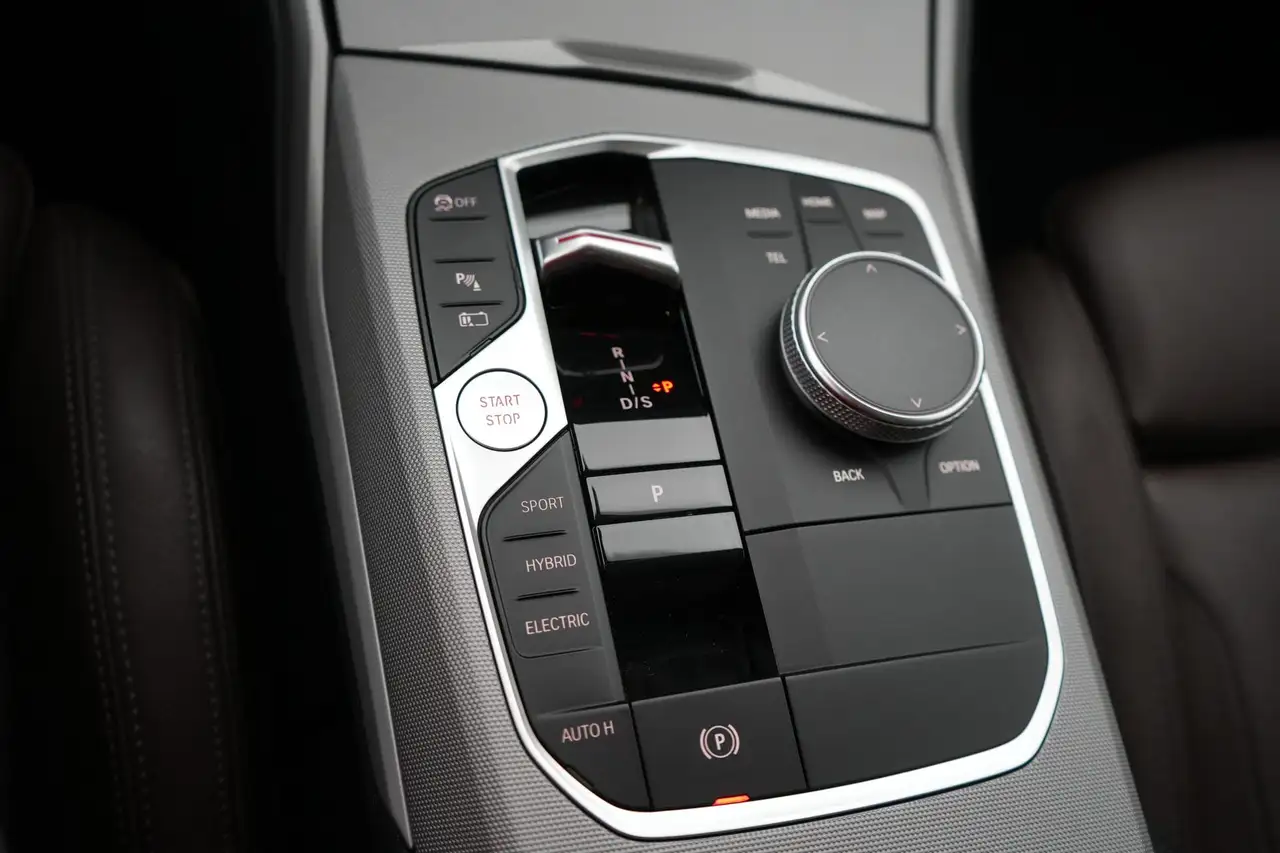 BMW 320 3 Touring 320e PHEV LEDER/CUIR LED GPS PDC CAM Ver, миниатюра 16
