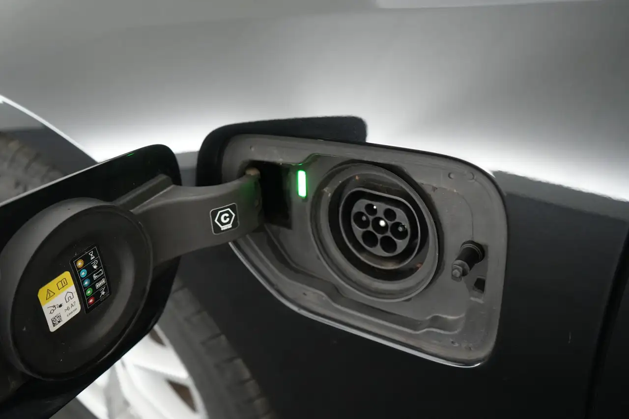 BMW 320 3 Touring 320e PHEV LEDER/CUIR LED GPS PDC CAM Ver, миниатюра 24