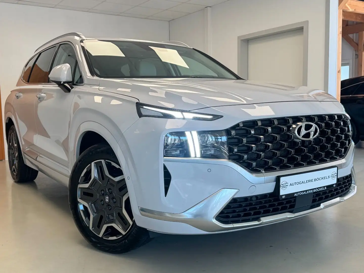 Hyundai SANTA FE Hybrid Signature 4WD°360°Leder°Head Up° Weiß - 1