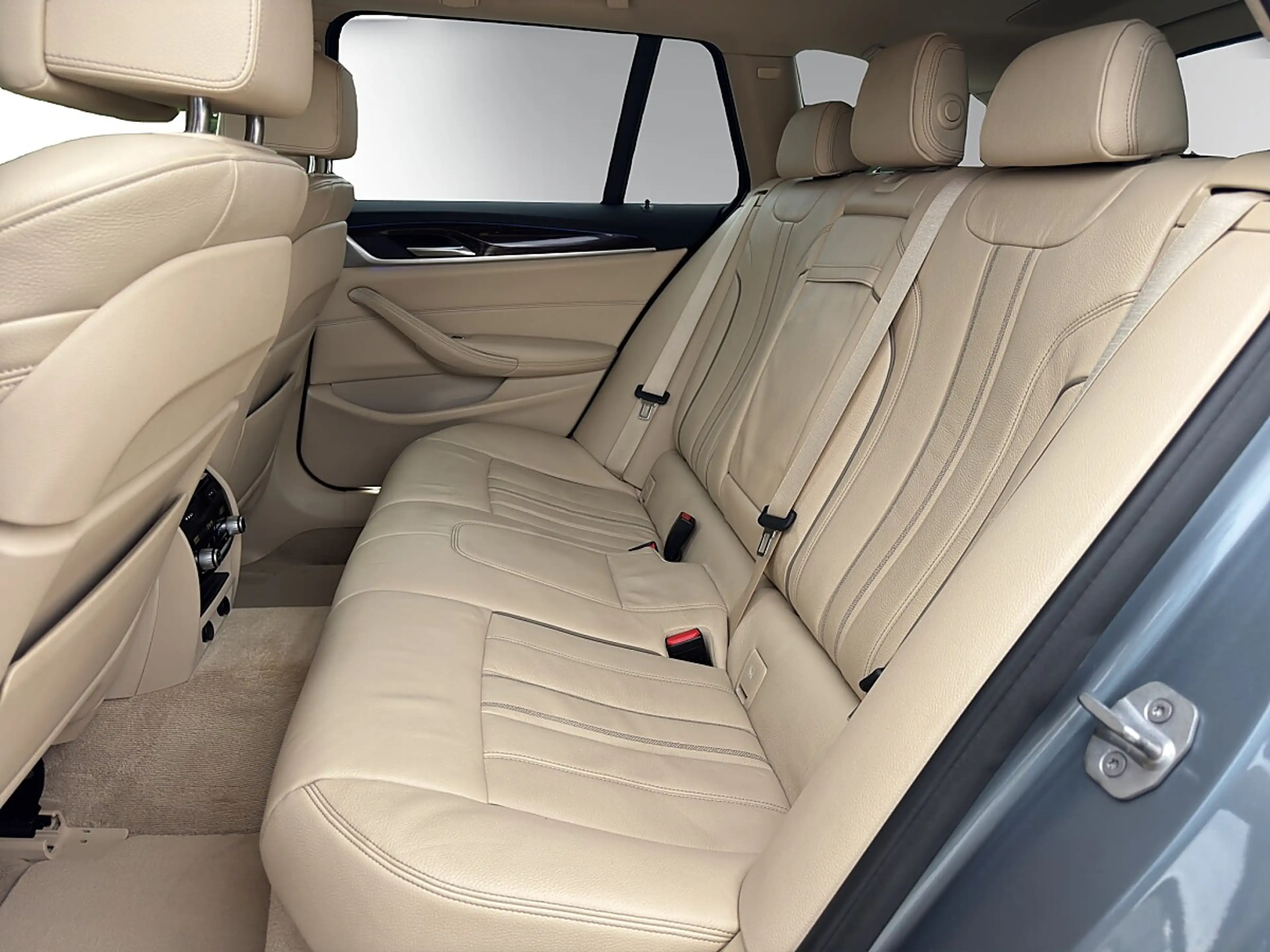 BMW 530 d xDrive Luxury *ACC*Lineasist*Sideasist*AHK — photo 10