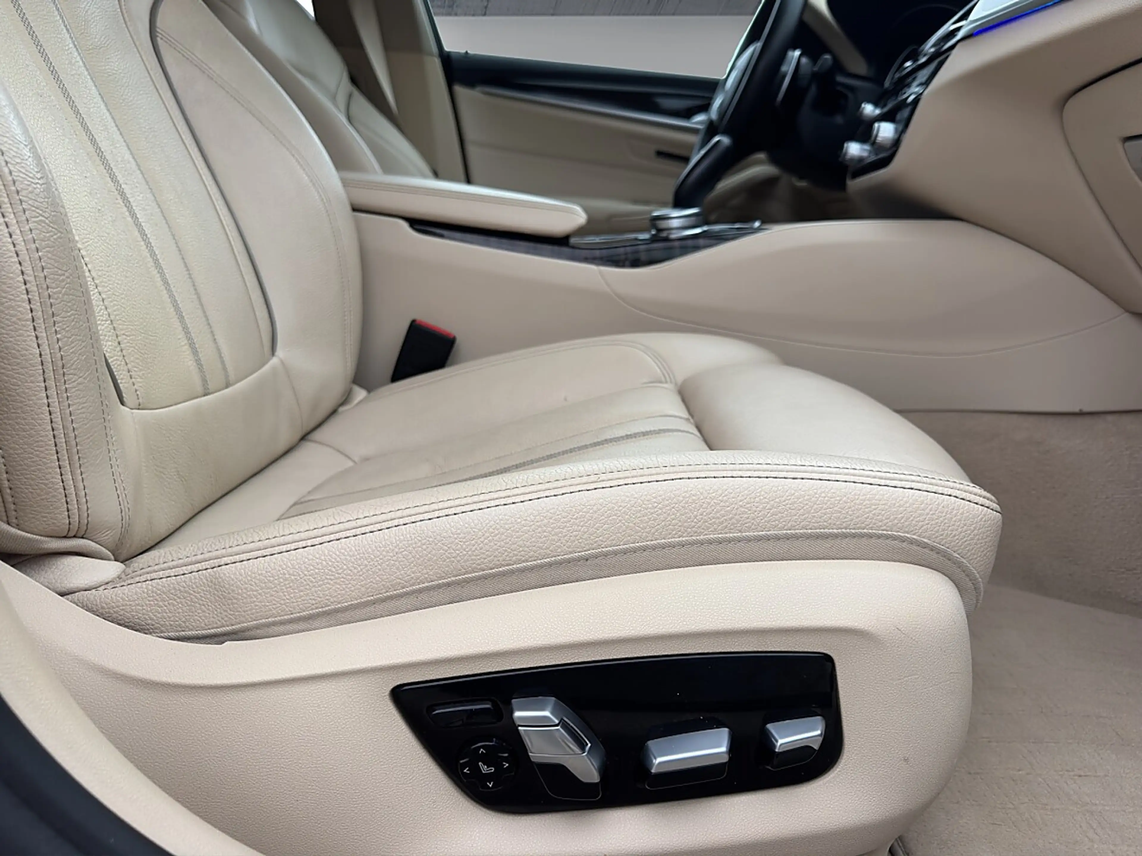 BMW 530 d xDrive Luxury *ACC*Lineasist*Sideasist*AHK — photo 12