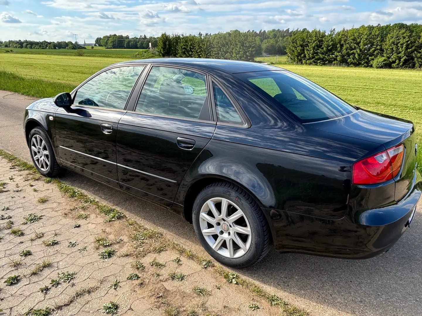 SEAT Exeo Exeo ST 2.0 TDI CR Reference Schwarz - 2
