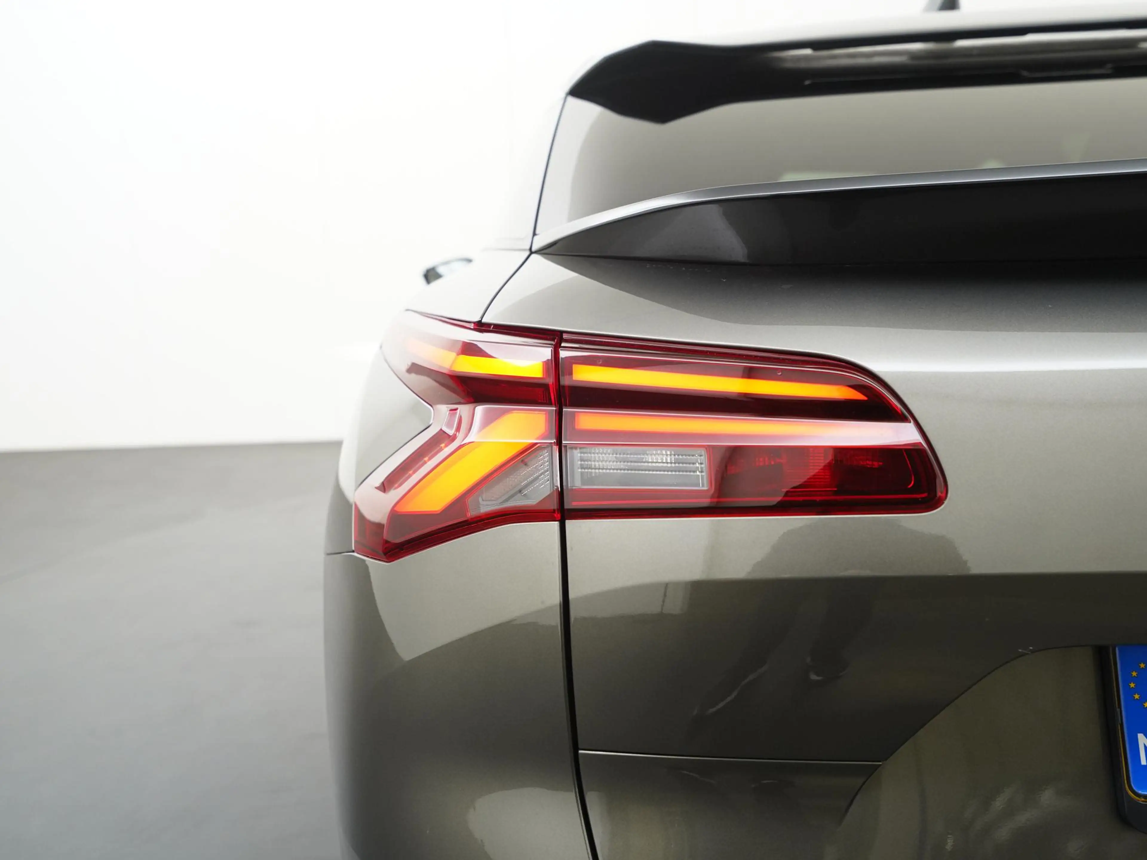 Citroen C5 X 1.6 Plug-in Hybrid 225 Shine | Panoramadak | Zonda — photo 31