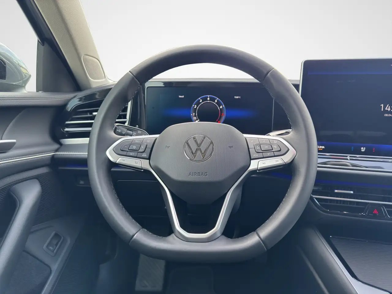Volkswagen Passat Variant 1.5 eTSI DSG Elegance 10