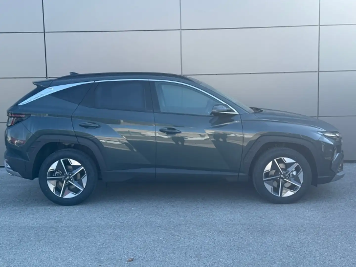 Hyundai TUCSON NX4 GO Plus 1.6 T-GDU HEV 2WD Grün - 2