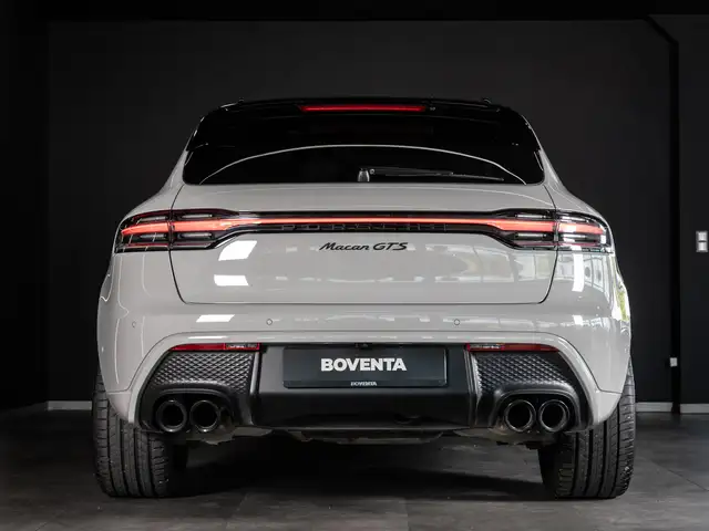 Porsche Macan view 10