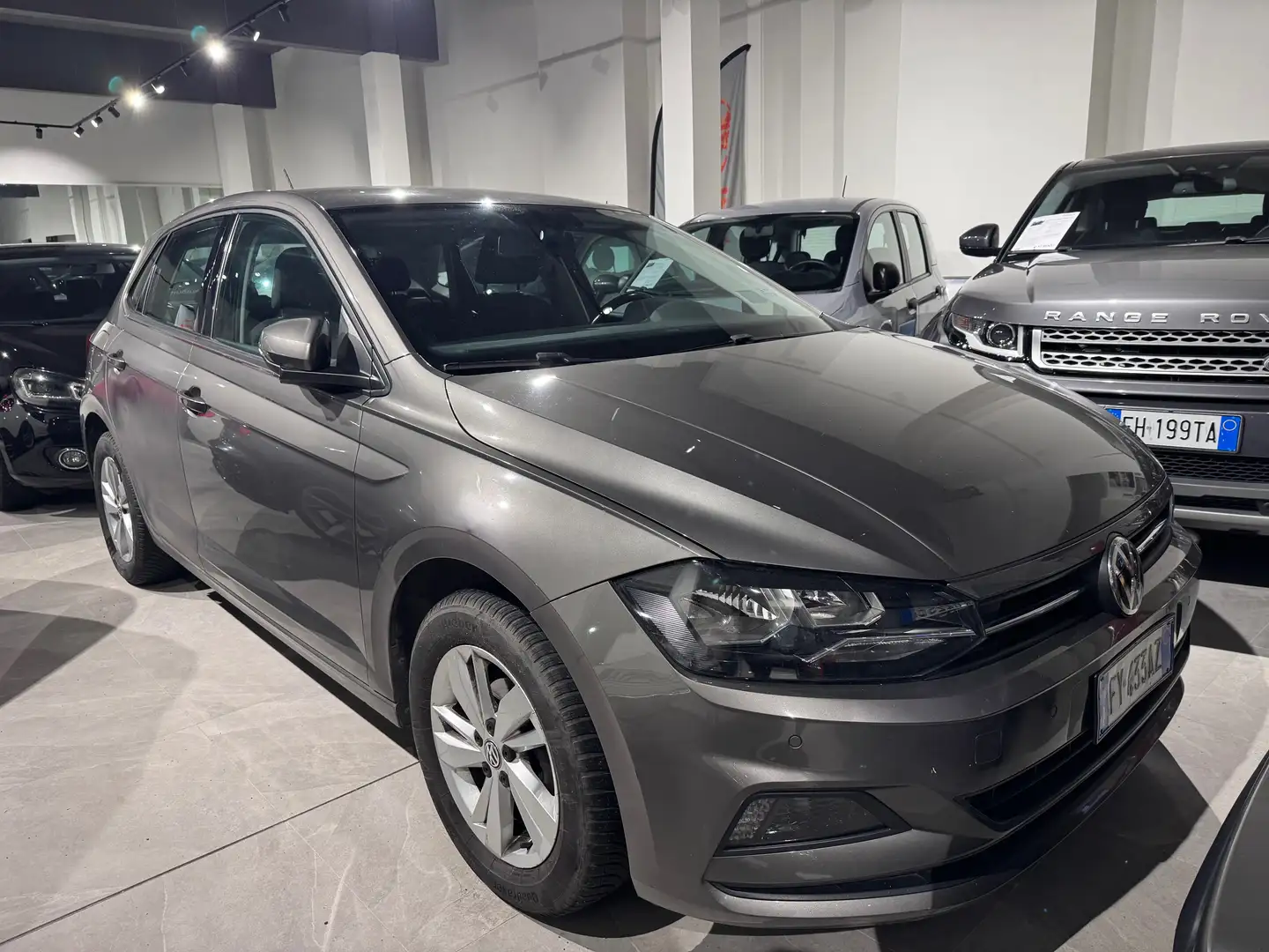 Volkswagen Polo Polo VI 2019 5p 1.0 evo Comfortline 80cv Gris - 2