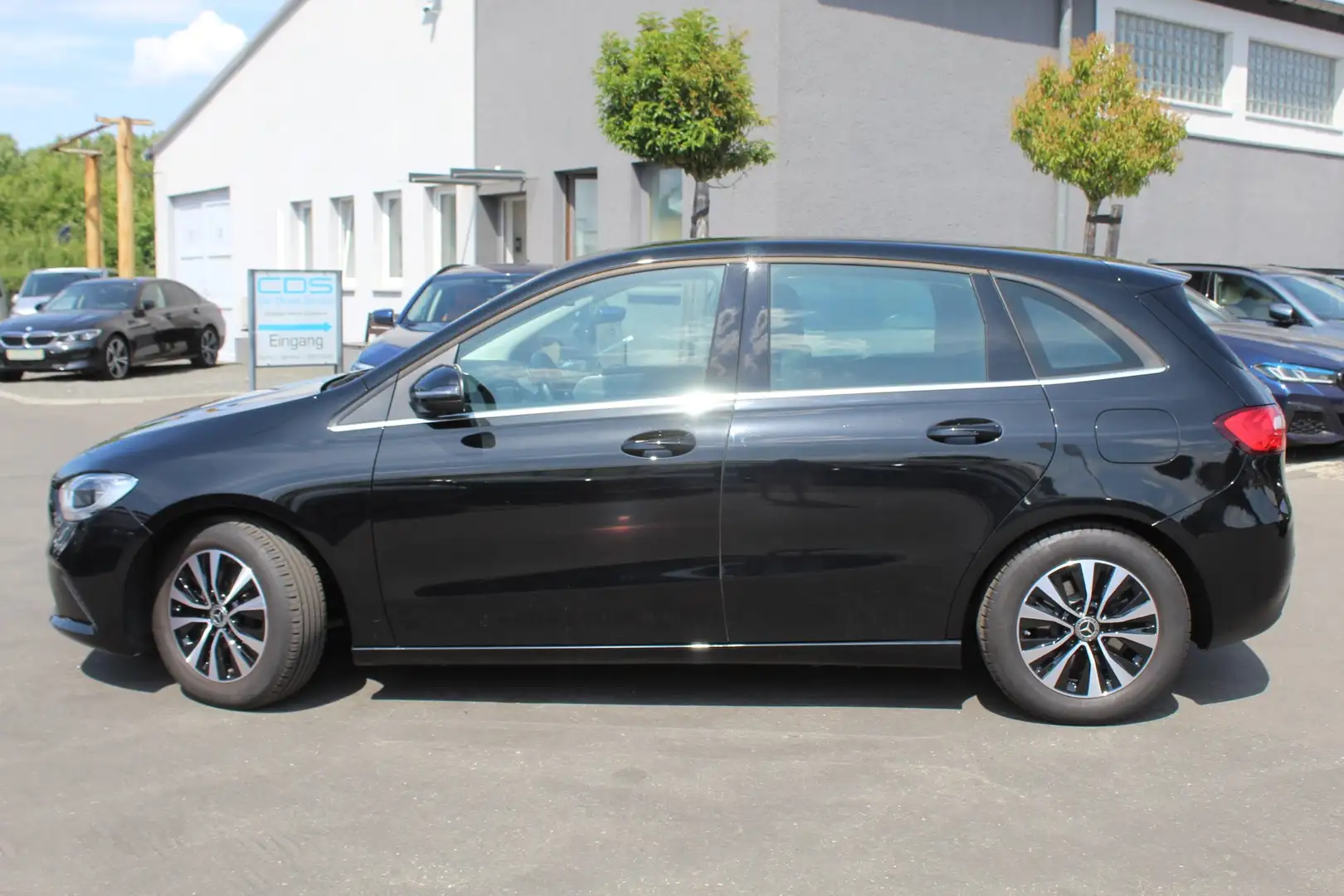 Mercedes-Benz B 200 4Matic Aut.+ACC+NAVI+T.-LEDER+Fahrassistenz-Paket Schwarz - 1