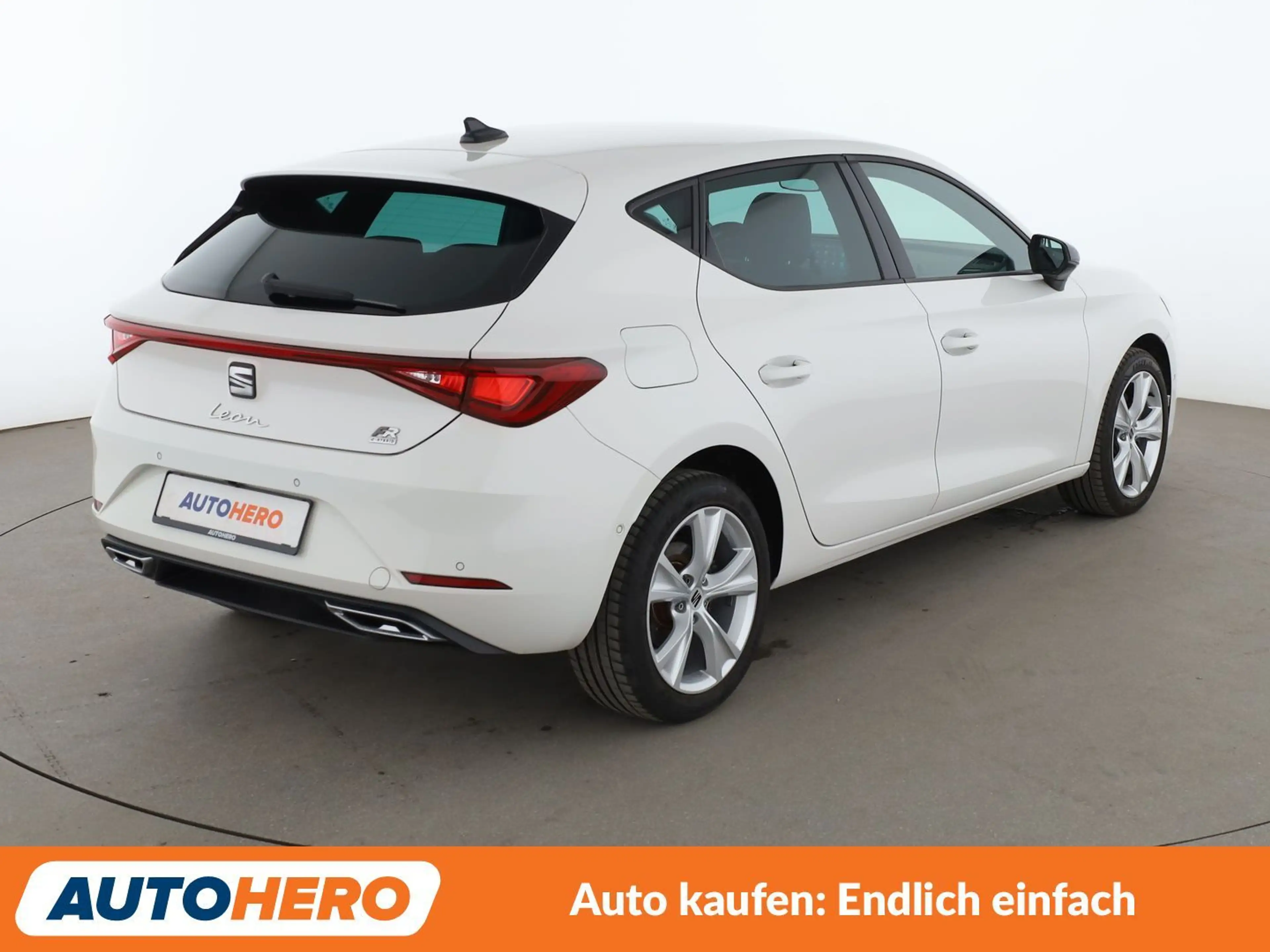 SEAT Leon e-Hybrid 1.4 TSI e-HYBRID FR Aut*NAVI*LED*ACC*CAM*PDC*SHZ* — photo 6