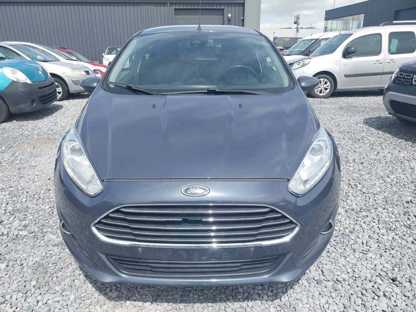 Ford Fiesta 1.0i 80 CH / CLIM, BLUETOOTH / MARCHAND OU EXPORT Gris - 2