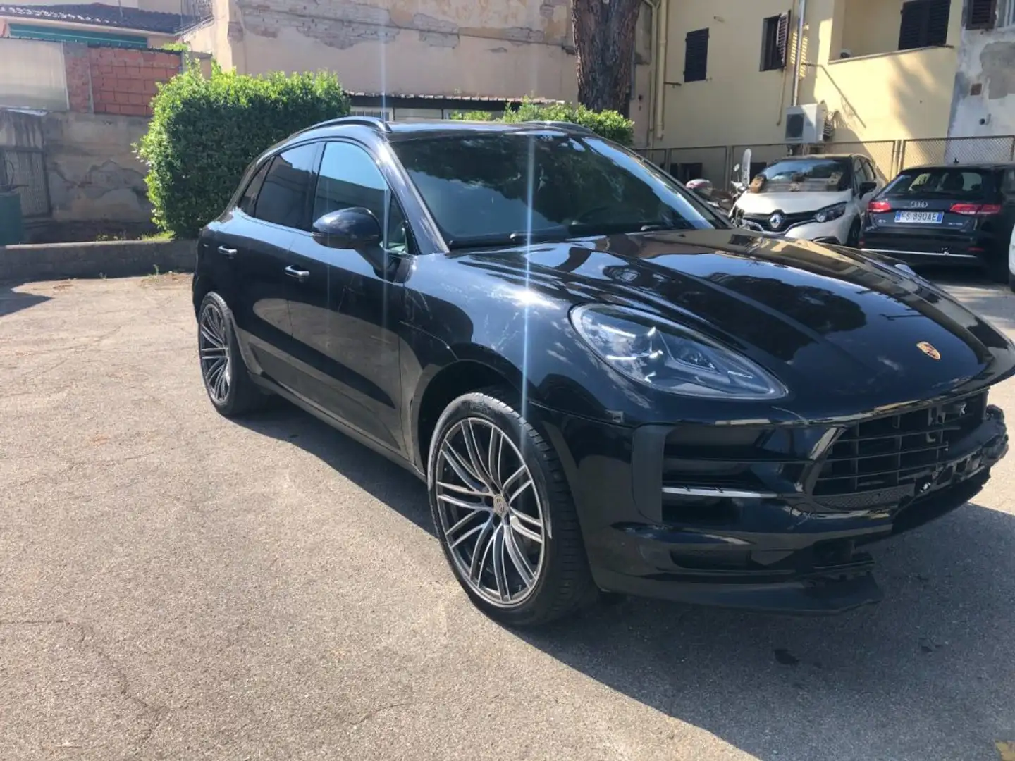 Porsche Macan 2.0 Чорний - 2