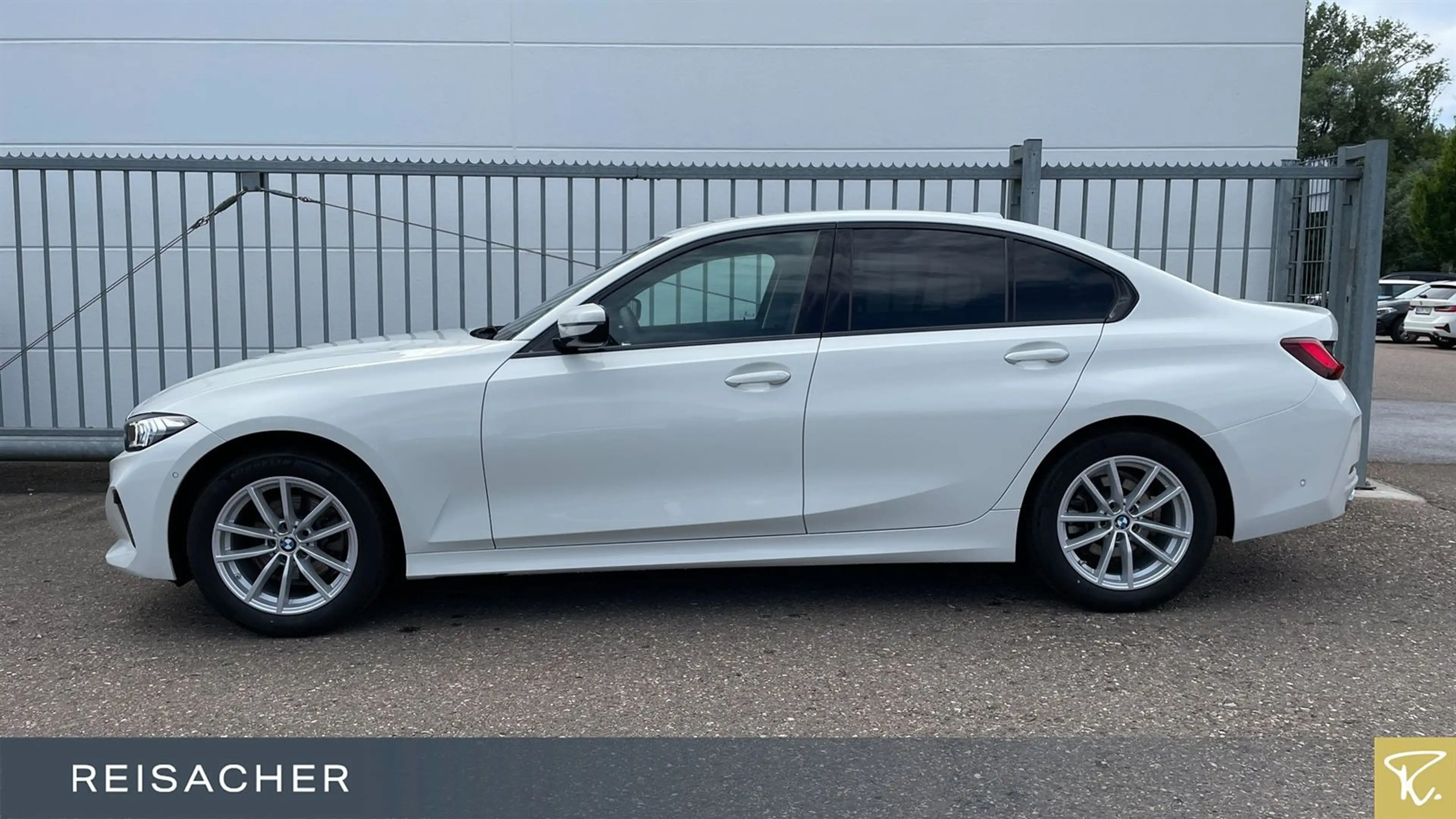 BMW 320 i Lim LiCo+ adLED ParkAss 17"LM Wireless — photo 9