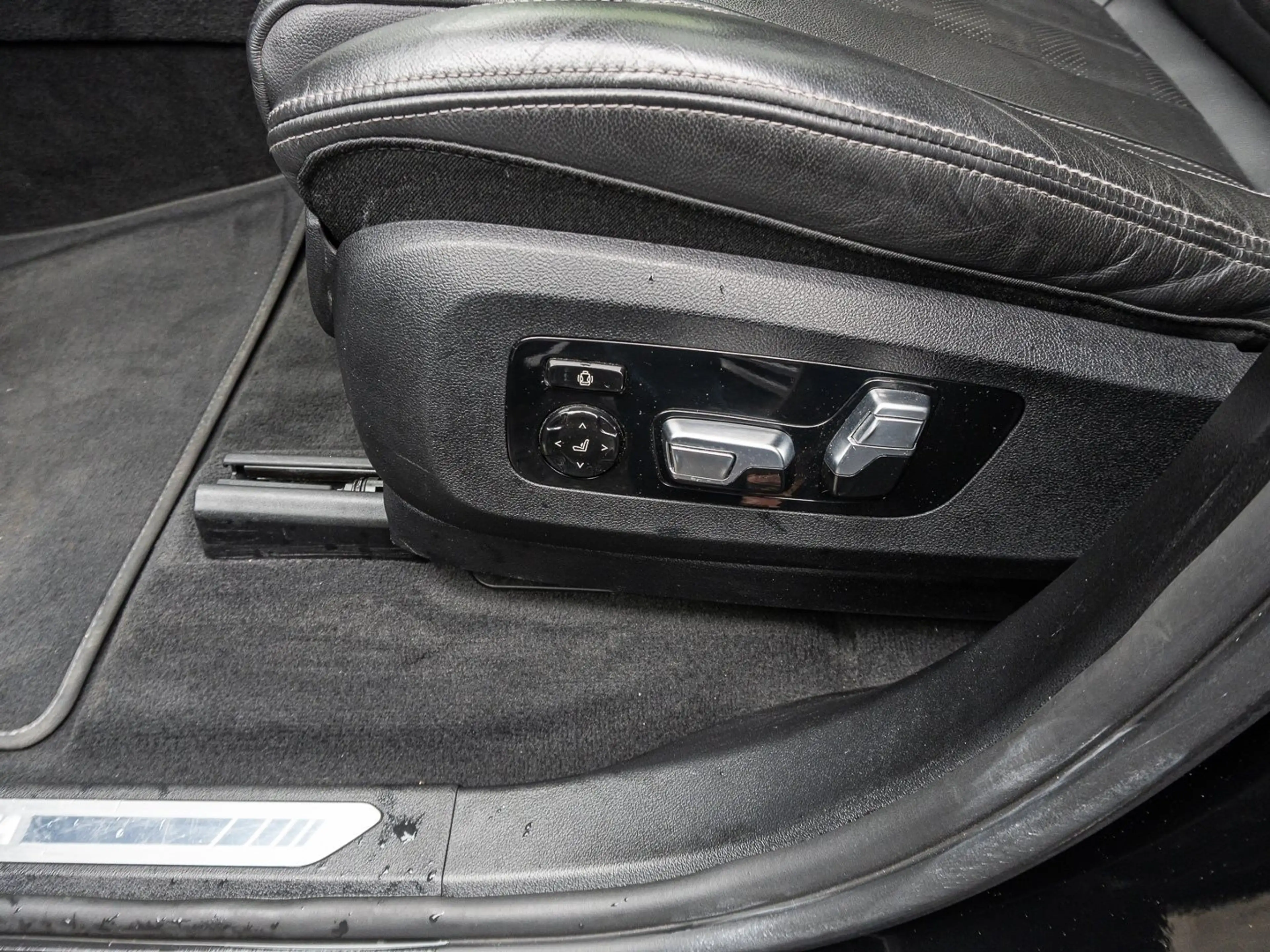 BMW X7 xDrive40d M Sport HUD PANO ACC AHK 360°KAM — photo 15