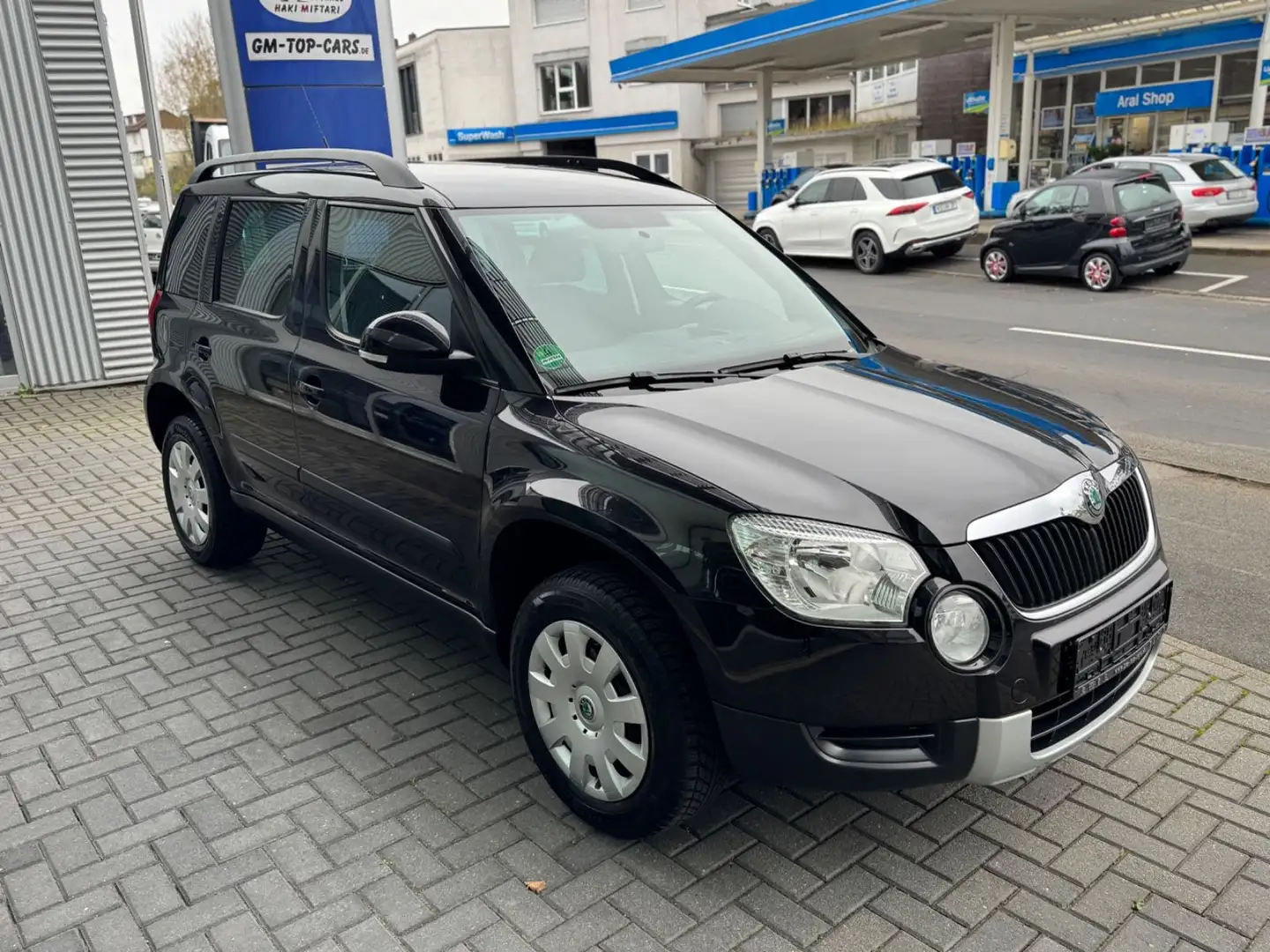 Skoda Yeti 1.2 TSI Active Plus Edition Sitzhz Klima Schwarz - 2
