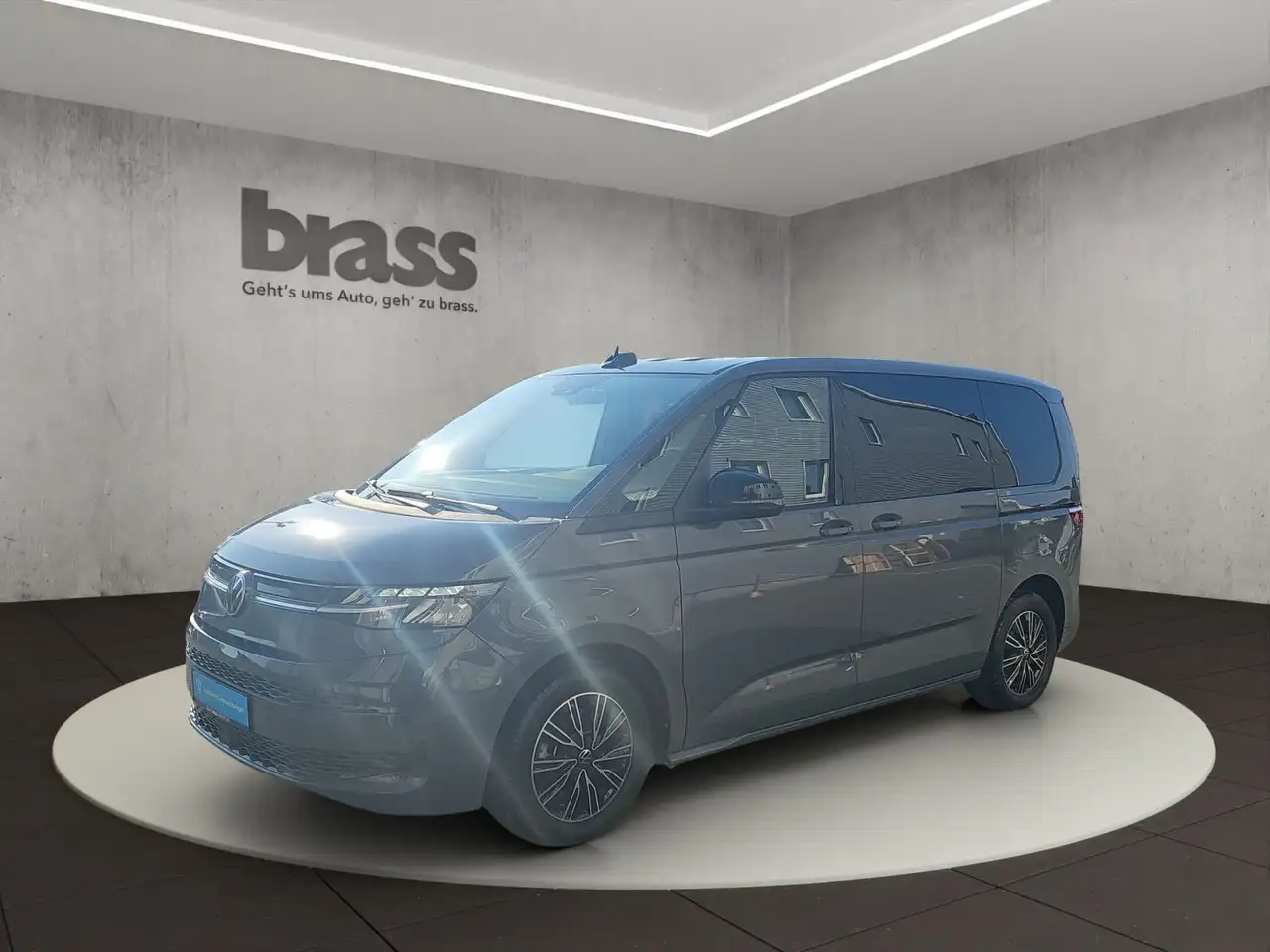 Volkswagen T7 Multivan T2.0 Multivan TSI OPF Life — миниатюра 1